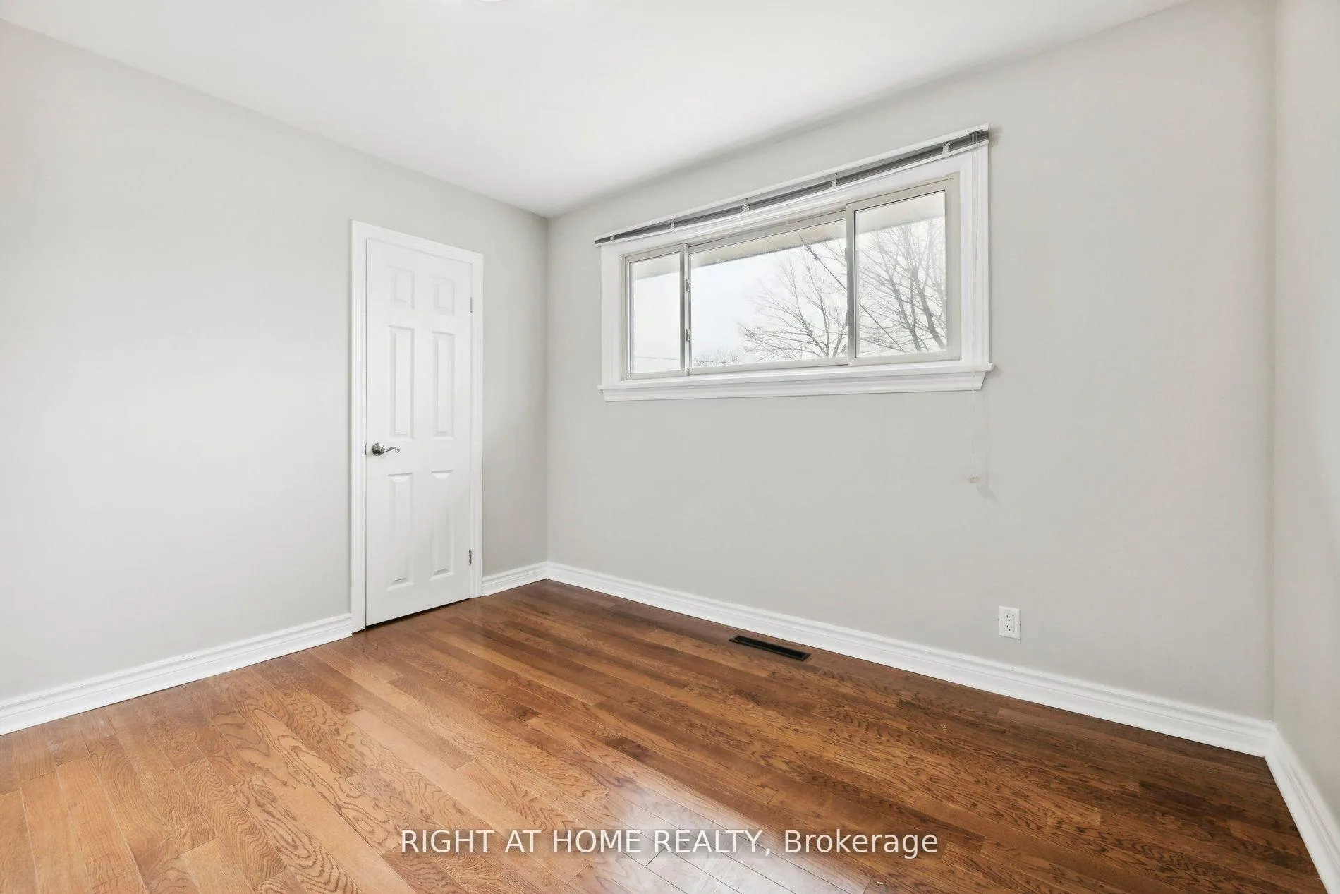 Photo 6 of 288 Baldwin Street, Oshawa, Donevan — HOMEH
