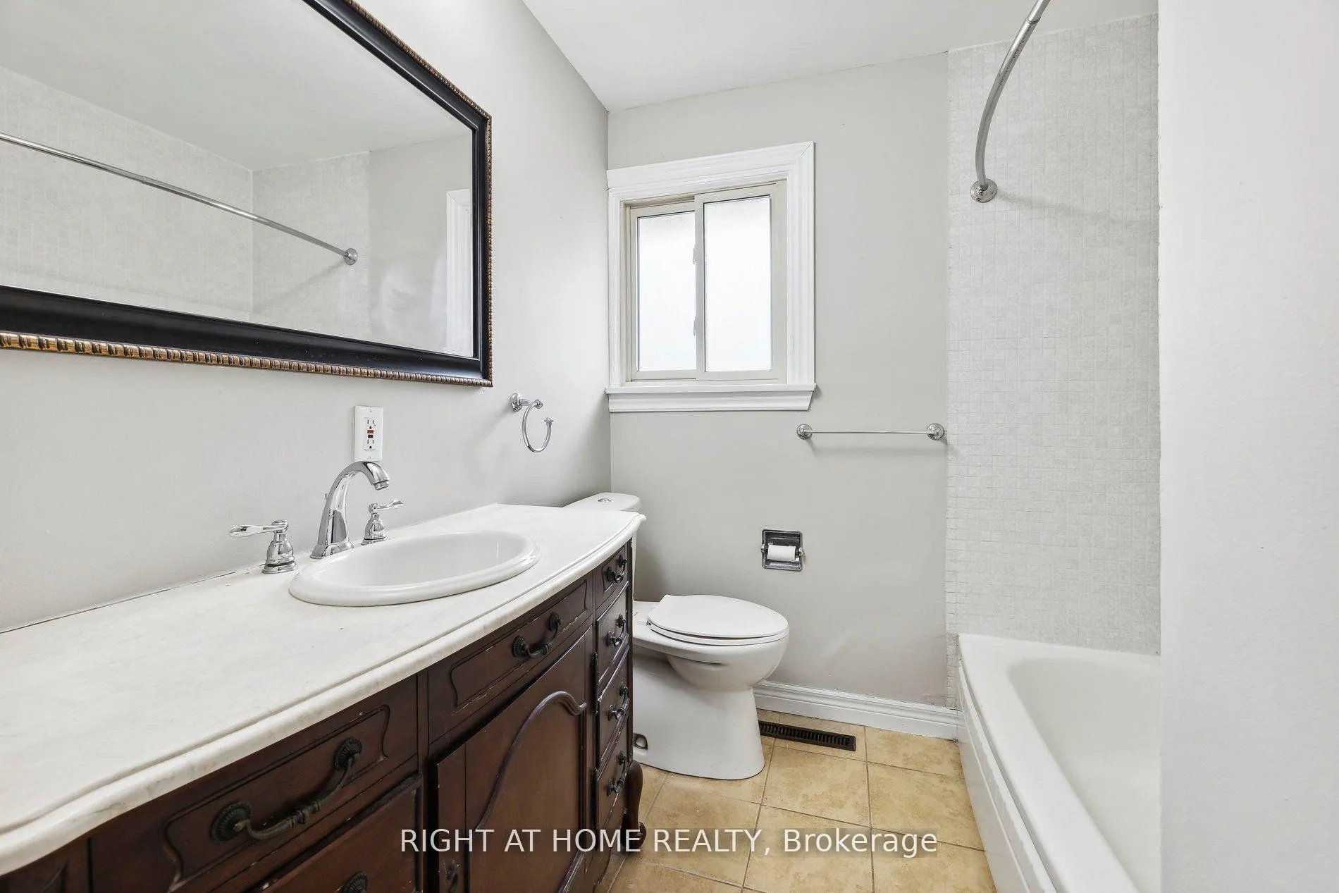 Photo 7 of 288 Baldwin Street, Oshawa, Donevan — HOMEH