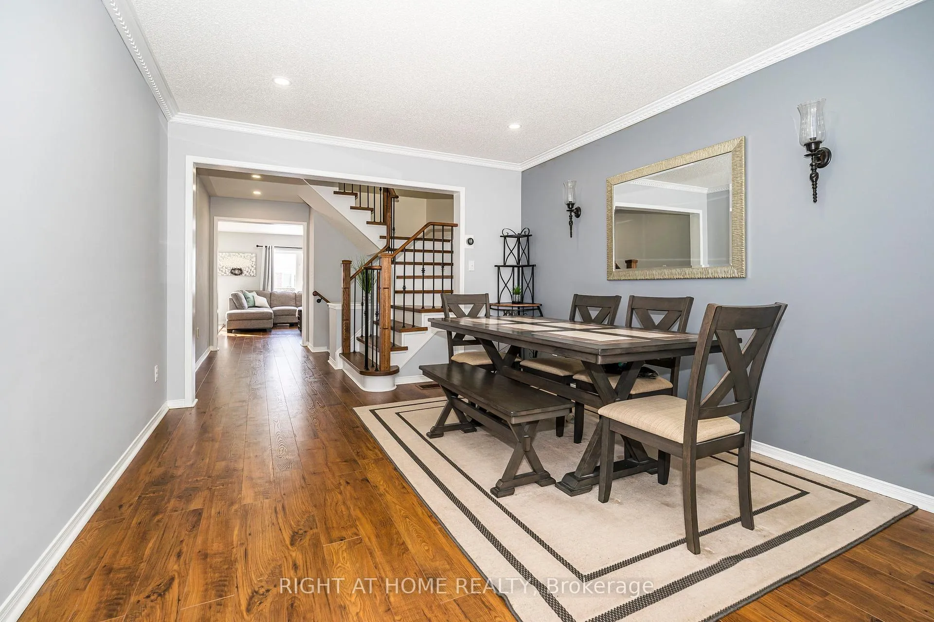 Photo 4 of 31 Tansley Crescent, Ajax, Northeast Ajax — HOMEH