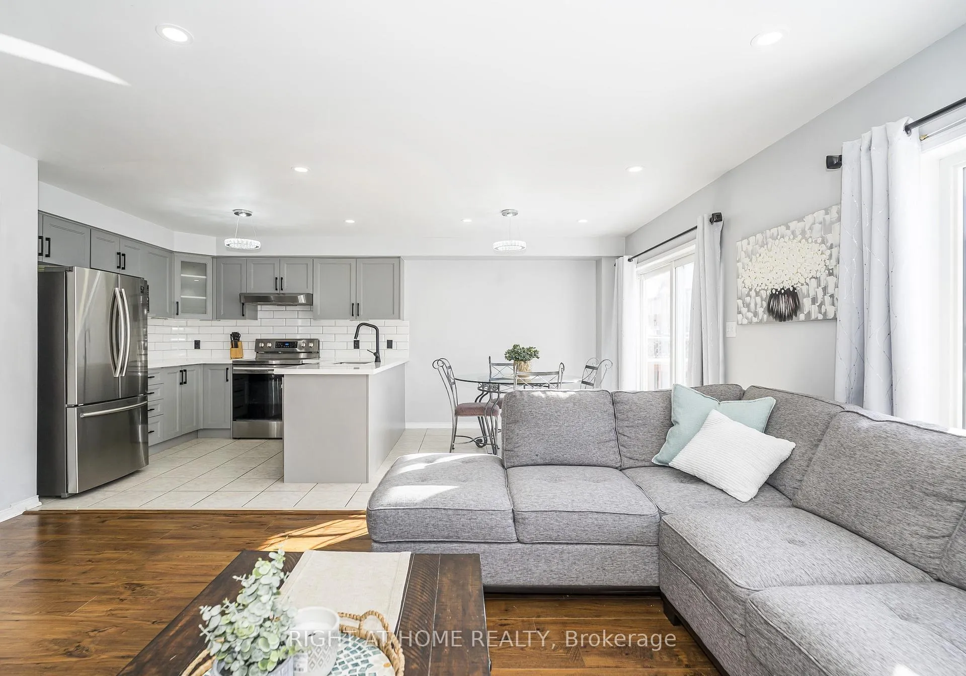 Photo 9 of 31 Tansley Crescent, Ajax, Northeast Ajax — HOMEH