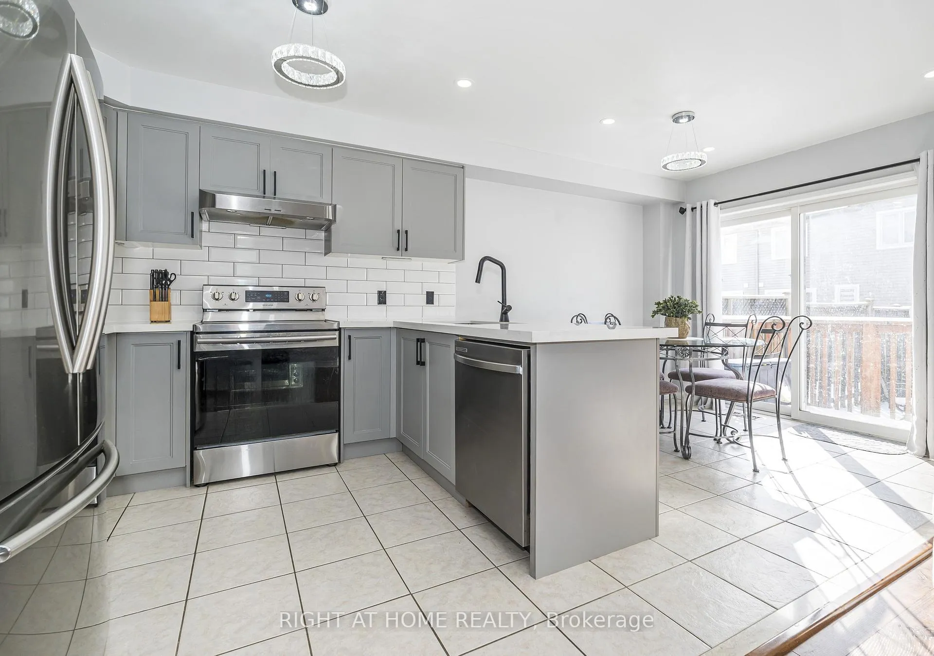 Photo 10 of 31 Tansley Crescent, Ajax, Northeast Ajax — HOMEH