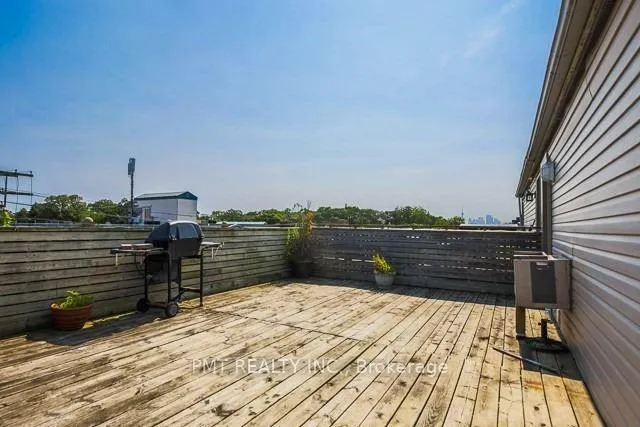 Photo 15 of Unit 1, 2064 Queen Street E, Toronto, The Beaches — HOMEH