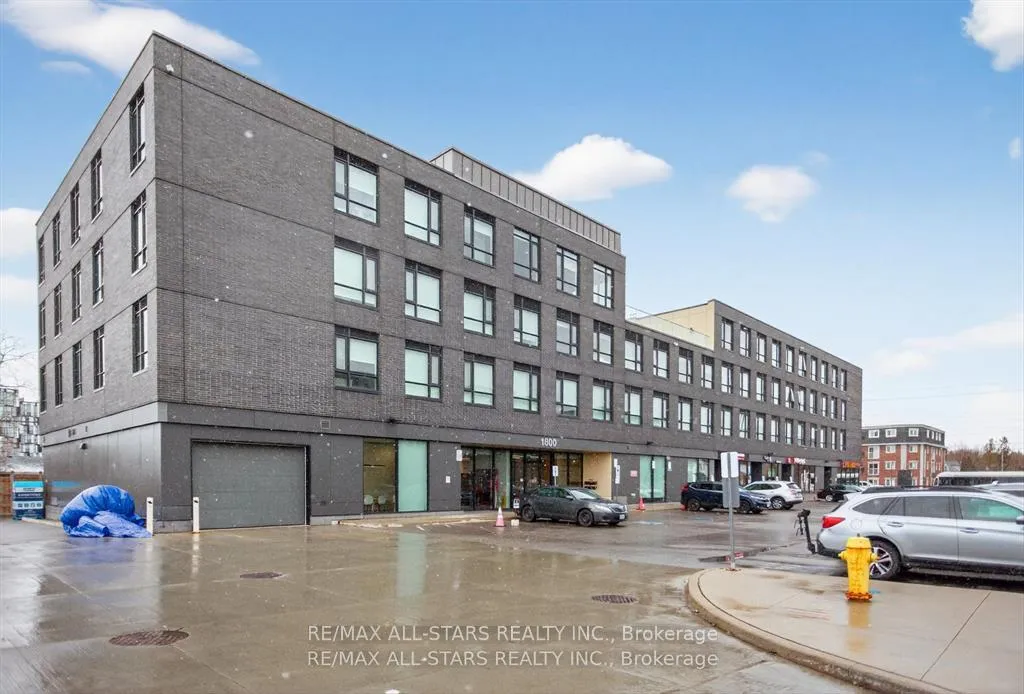 Front of Unit 220, 1800 Simcoe Street N