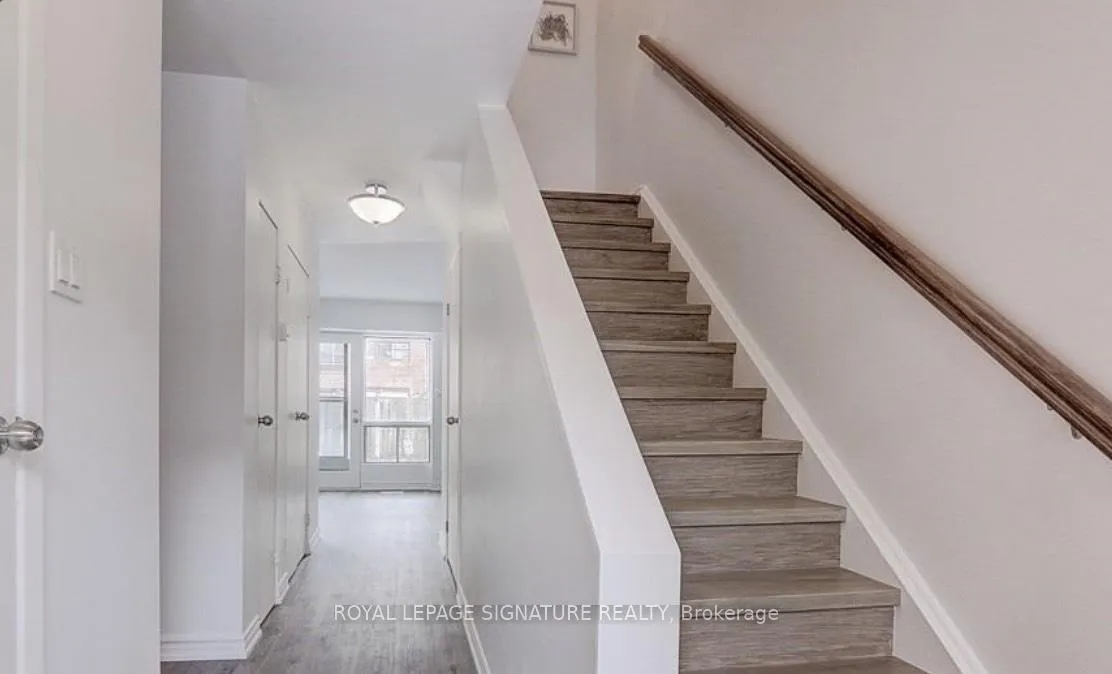 Photo 3 of Unit 2, 76 Castlebury Crescent, North York, Bayview Woods-Steeles — HOMEH