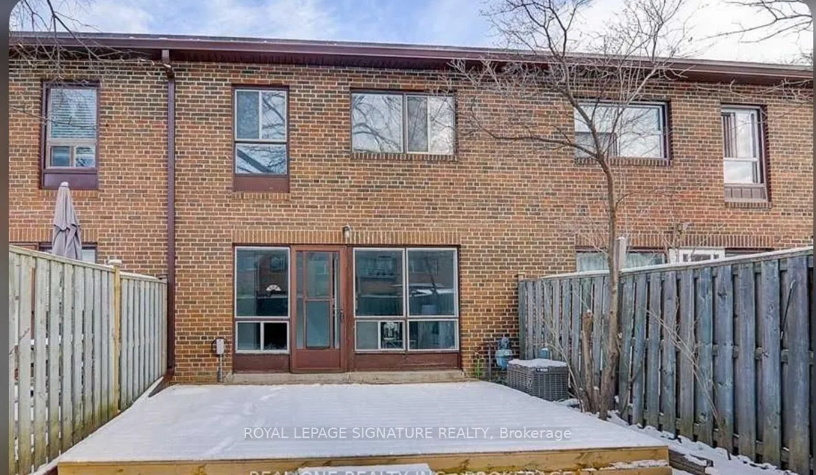 Photo 11 of Unit 2, 76 Castlebury Crescent, North York, Bayview Woods-Steeles — HOMEH
