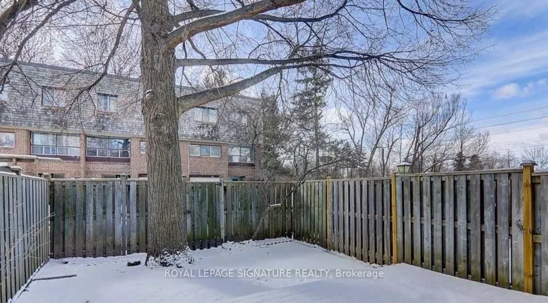 Photo 12 of Unit 2, 76 Castlebury Crescent, North York, Bayview Woods-Steeles — HOMEH