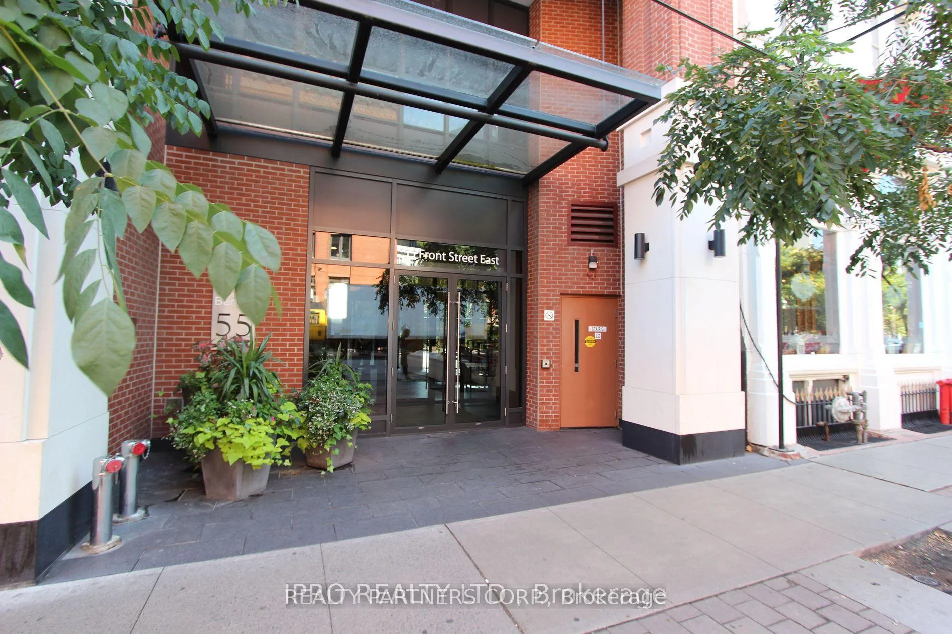Photo 3 of Unit 802, 55 Front Street E, Toronto, Waterfront Communities — HOMEH