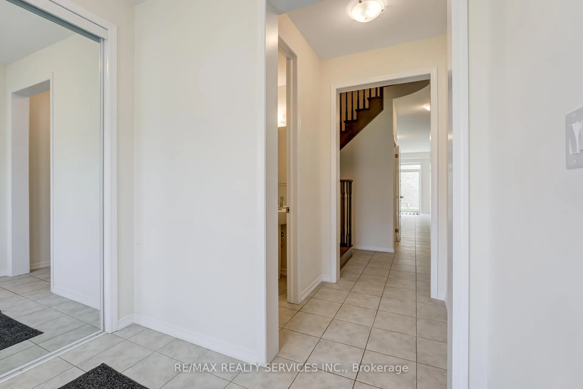 Photo 5 of 17 Vaughn Drive, Thorold, Hurricane/Merrittville — HOMEH
