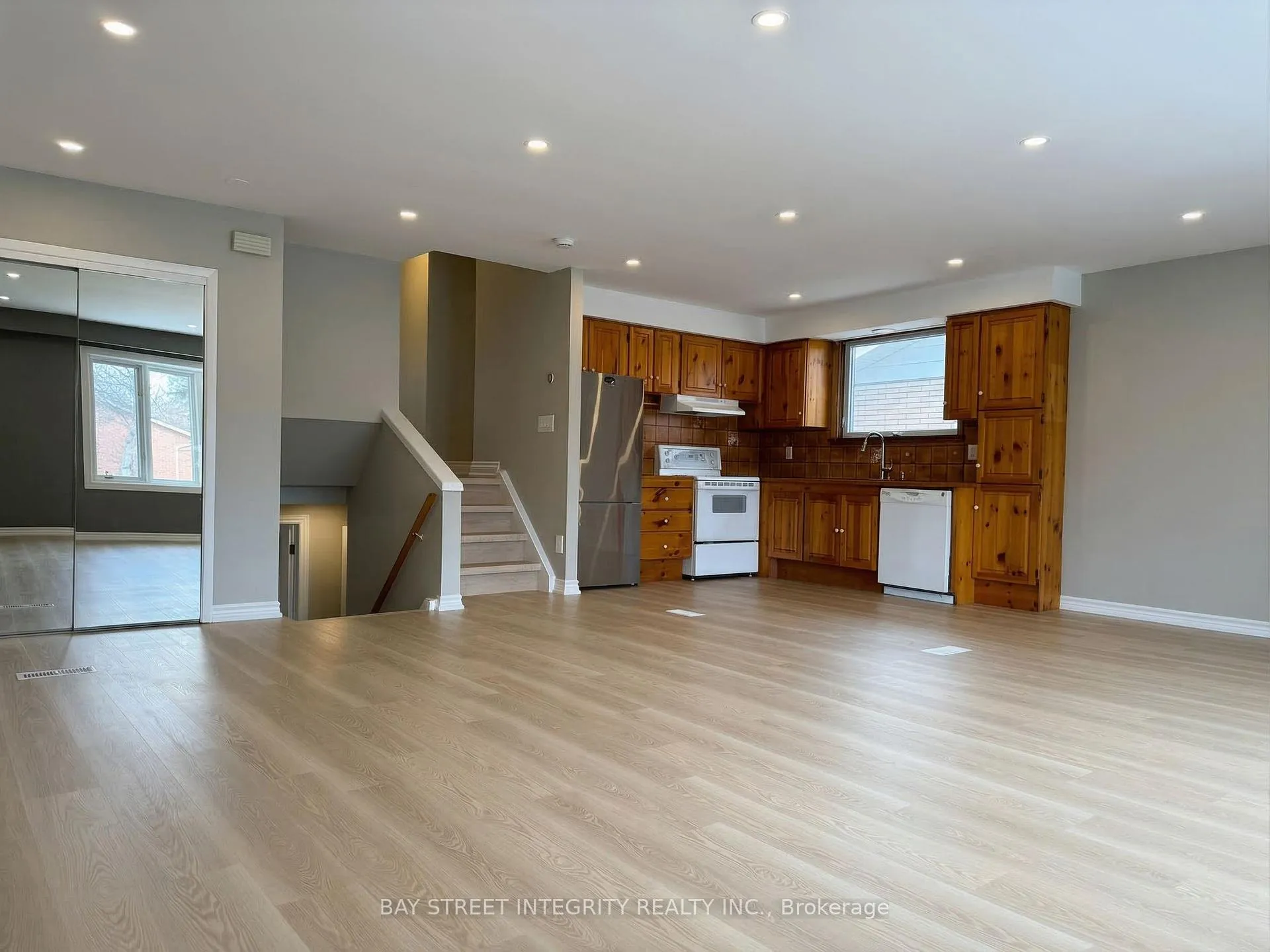 Photo 3 of 115 Clements Road E, Ajax, South East — HOMEH