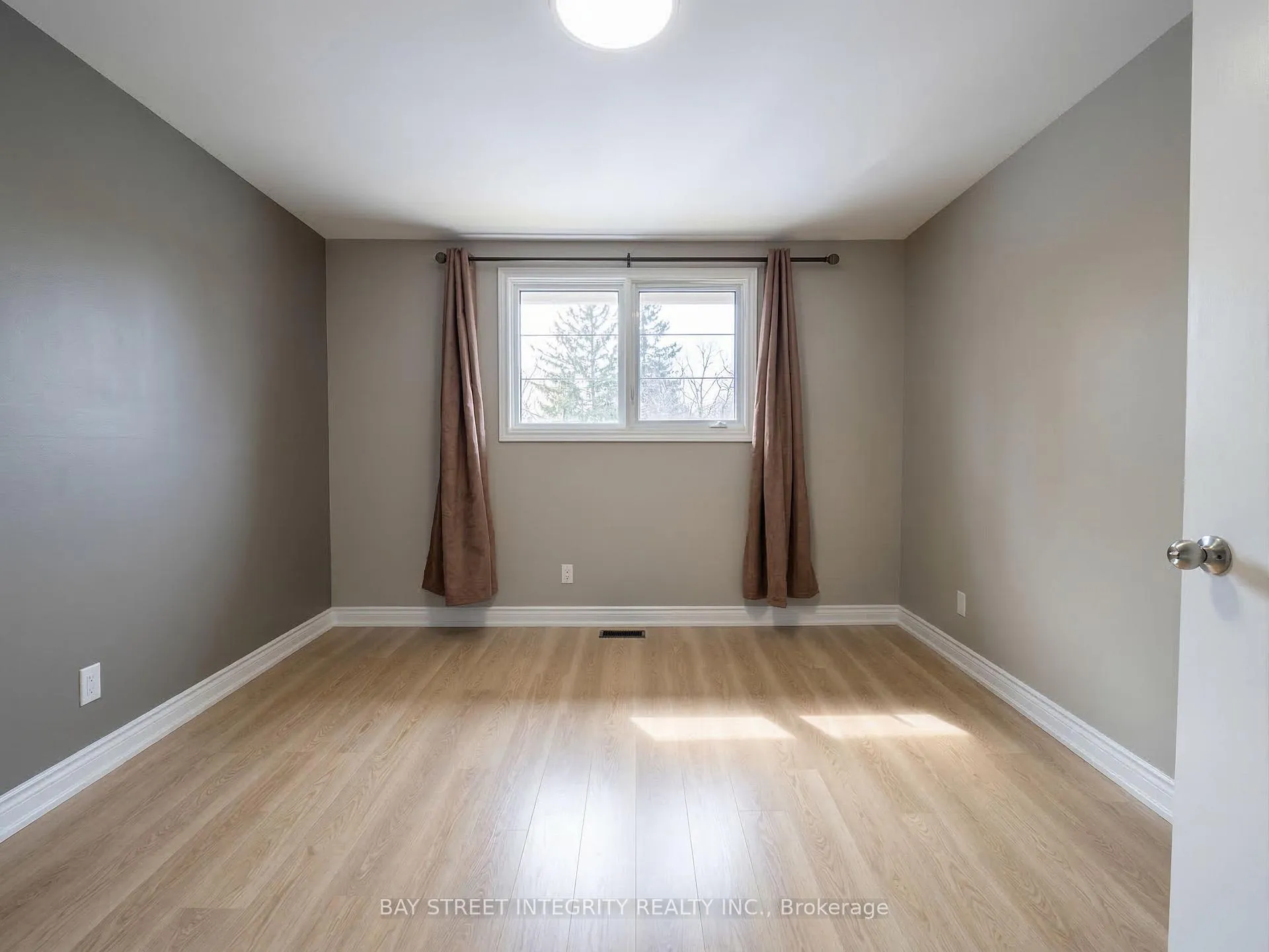 Photo 4 of 115 Clements Road E, Ajax, South East — HOMEH