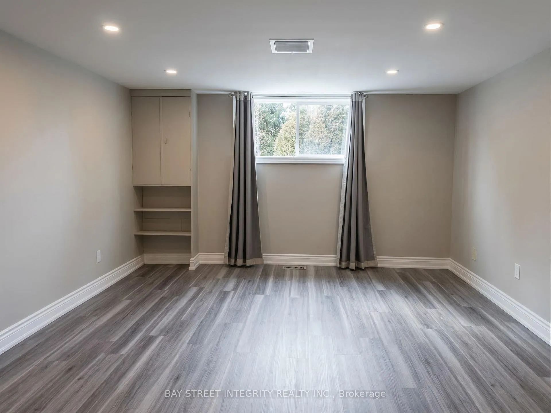 Photo 7 of 115 Clements Road E, Ajax, South East — HOMEH