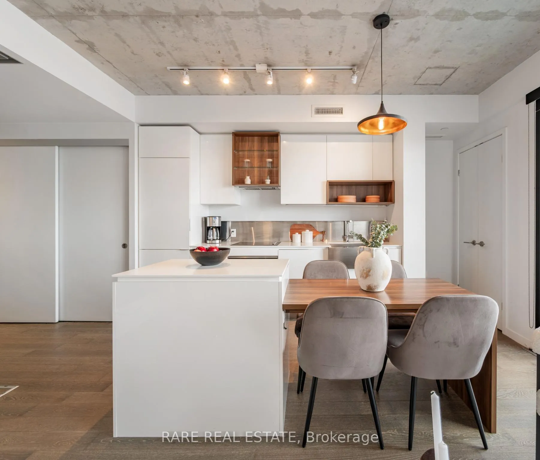 Photo 3 of Unit 608, 383 Sorauren Avenue, Toronto, Roncesvalles — HOMEH