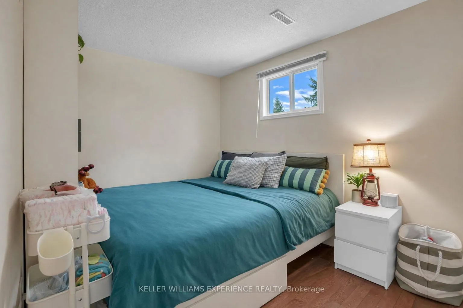 Photo 17 of 21 Knicely Road, Barrie, Painswick North — HOMEH