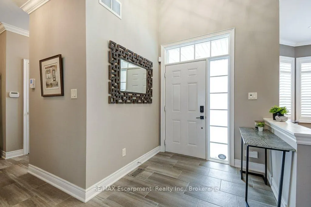Photo 2 of 35 Butternut Grove Lane, Hamilton, Meadowlands — HOMEH