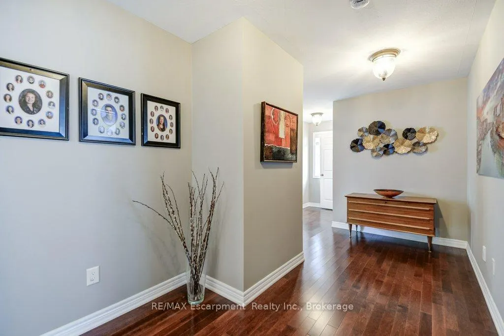 Photo 16 of 35 Butternut Grove Lane, Hamilton, Meadowlands — HOMEH
