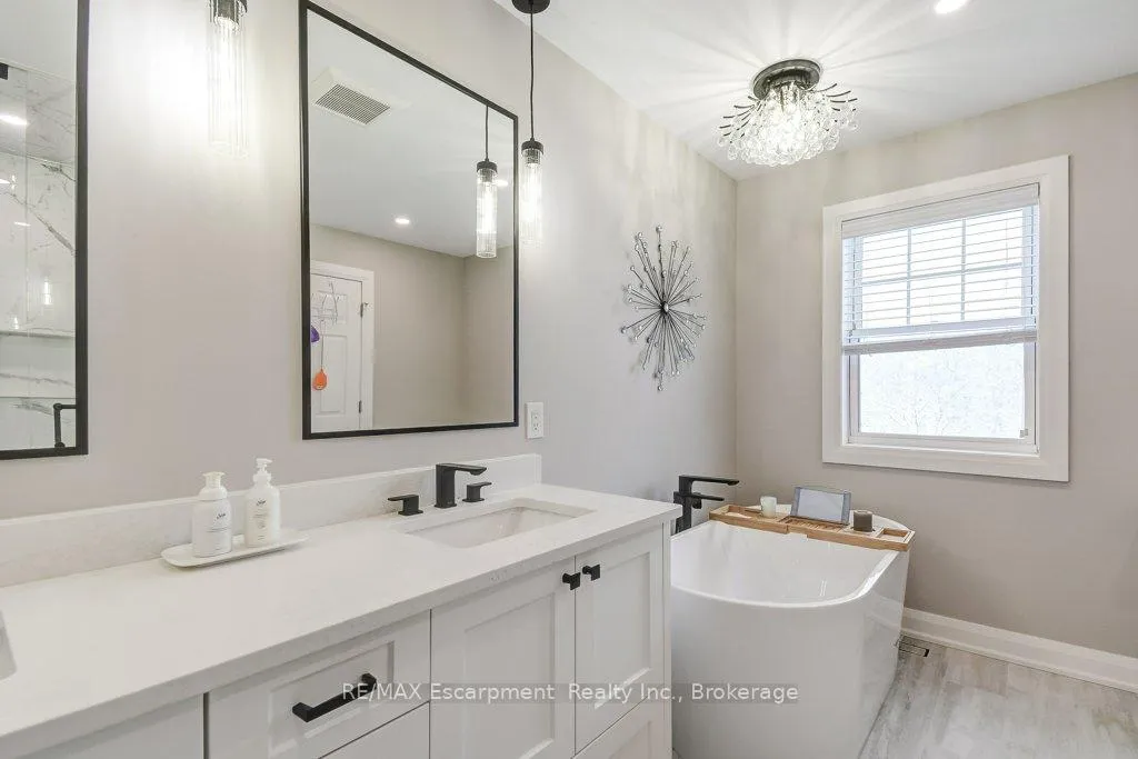 Photo 18 of 35 Butternut Grove Lane, Hamilton, Meadowlands — HOMEH