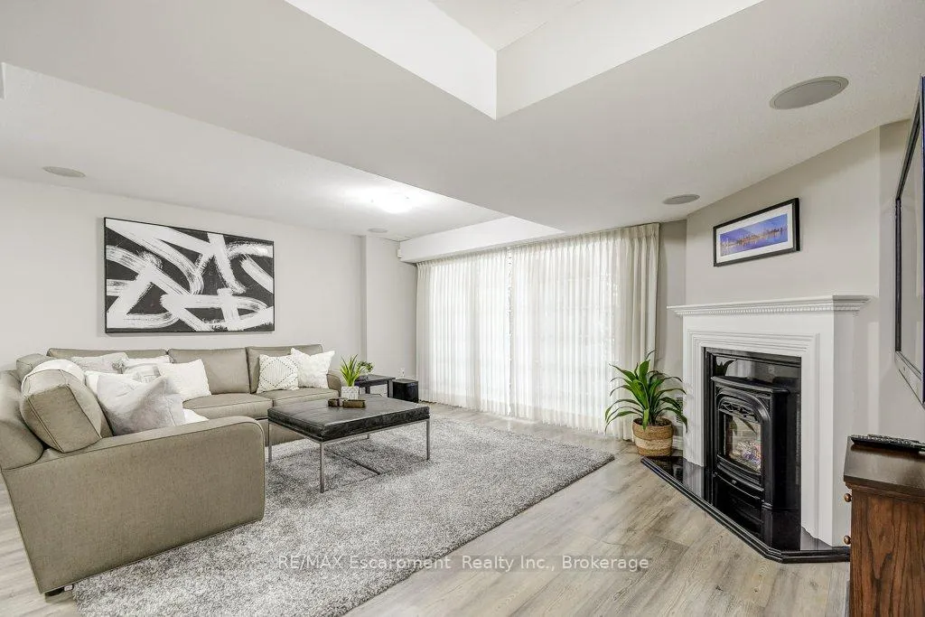 Photo 27 of 35 Butternut Grove Lane, Hamilton, Meadowlands — HOMEH
