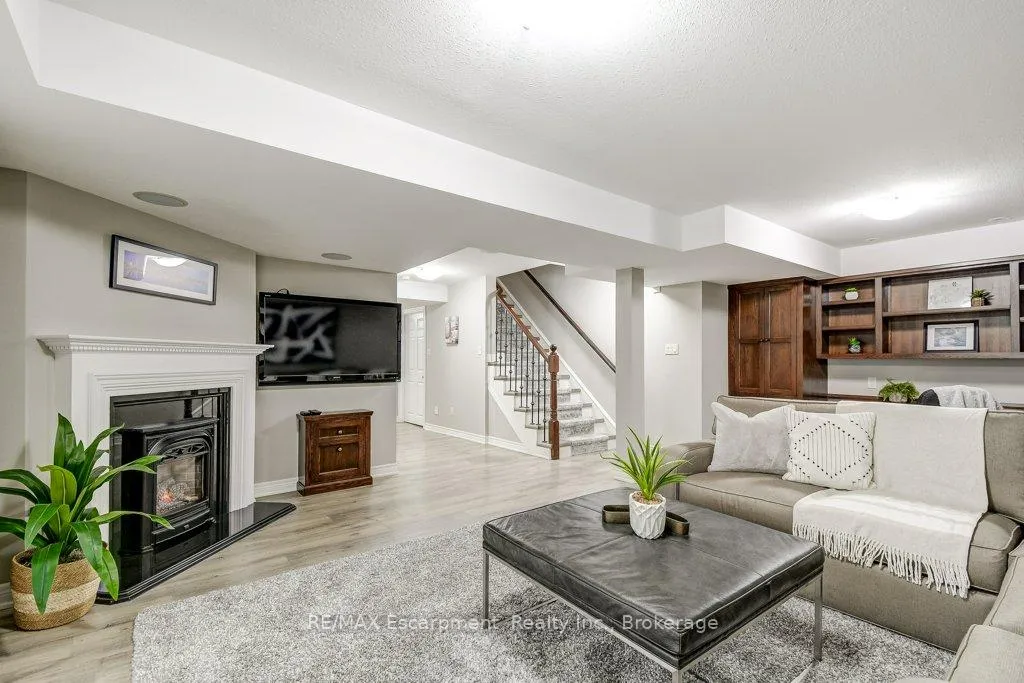 Photo 28 of 35 Butternut Grove Lane, Hamilton, Meadowlands — HOMEH