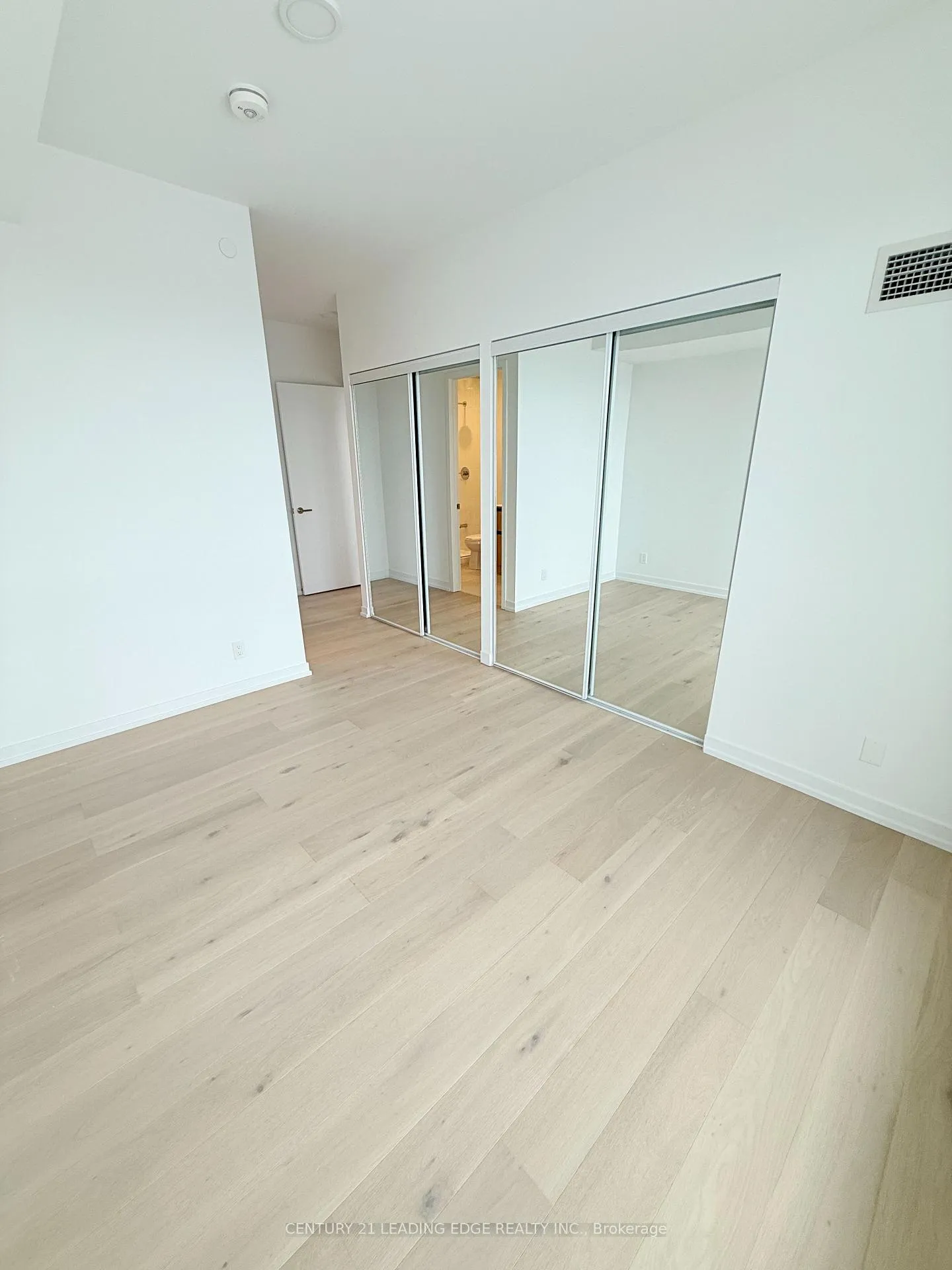 Photo 7 of Unit 909, 8 beverly glen Boulevard, Vaughan, Beverley Glen — HOMEH