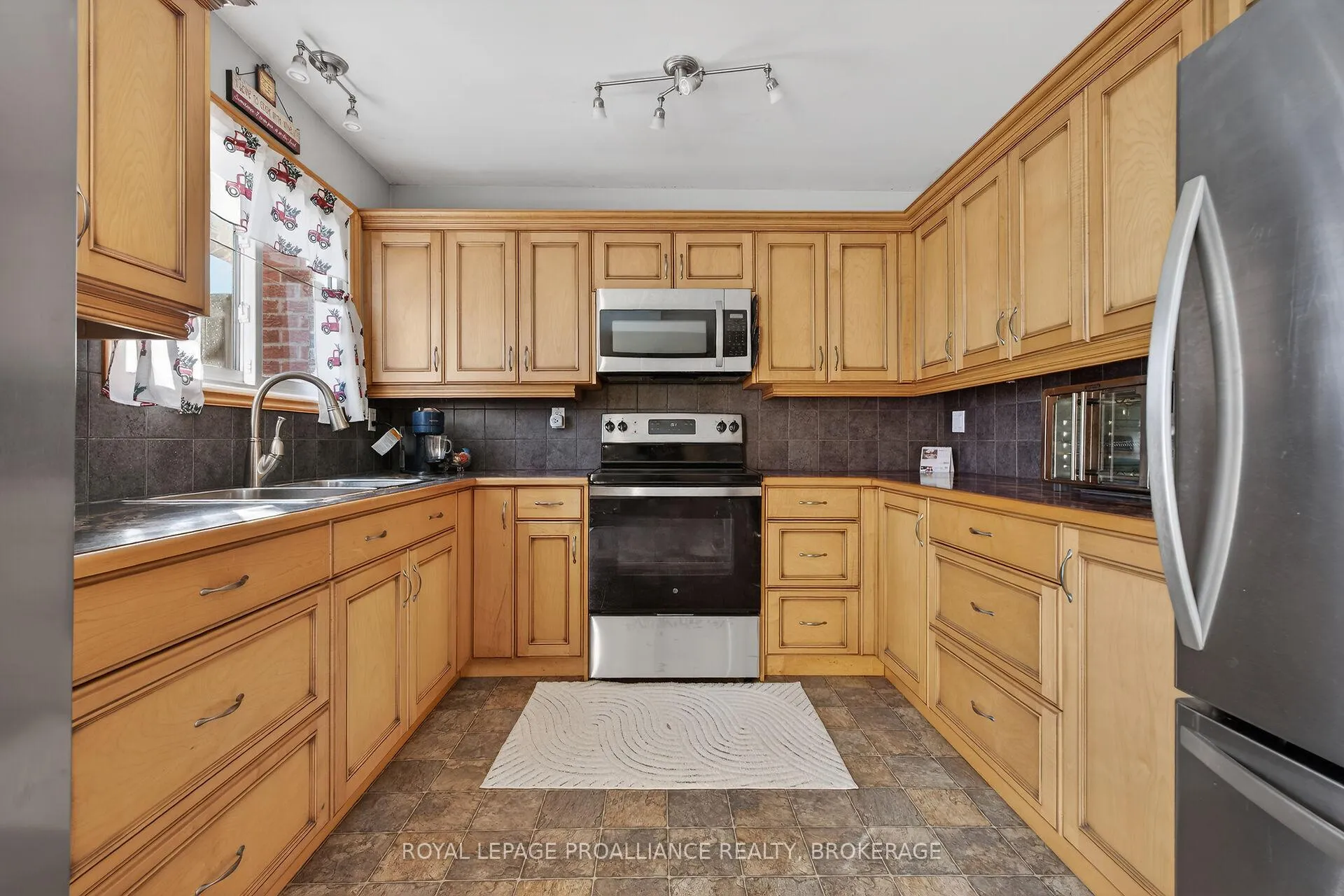 Photo 9 of Unit 12, 23 Addington Street, Loyalist, Amherstview — HOMEH