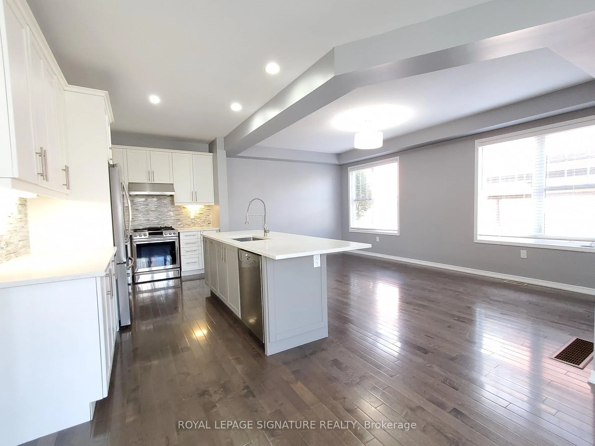 Photo 8 of 373 Falling Green Crescent, Kitchener — HOMEH