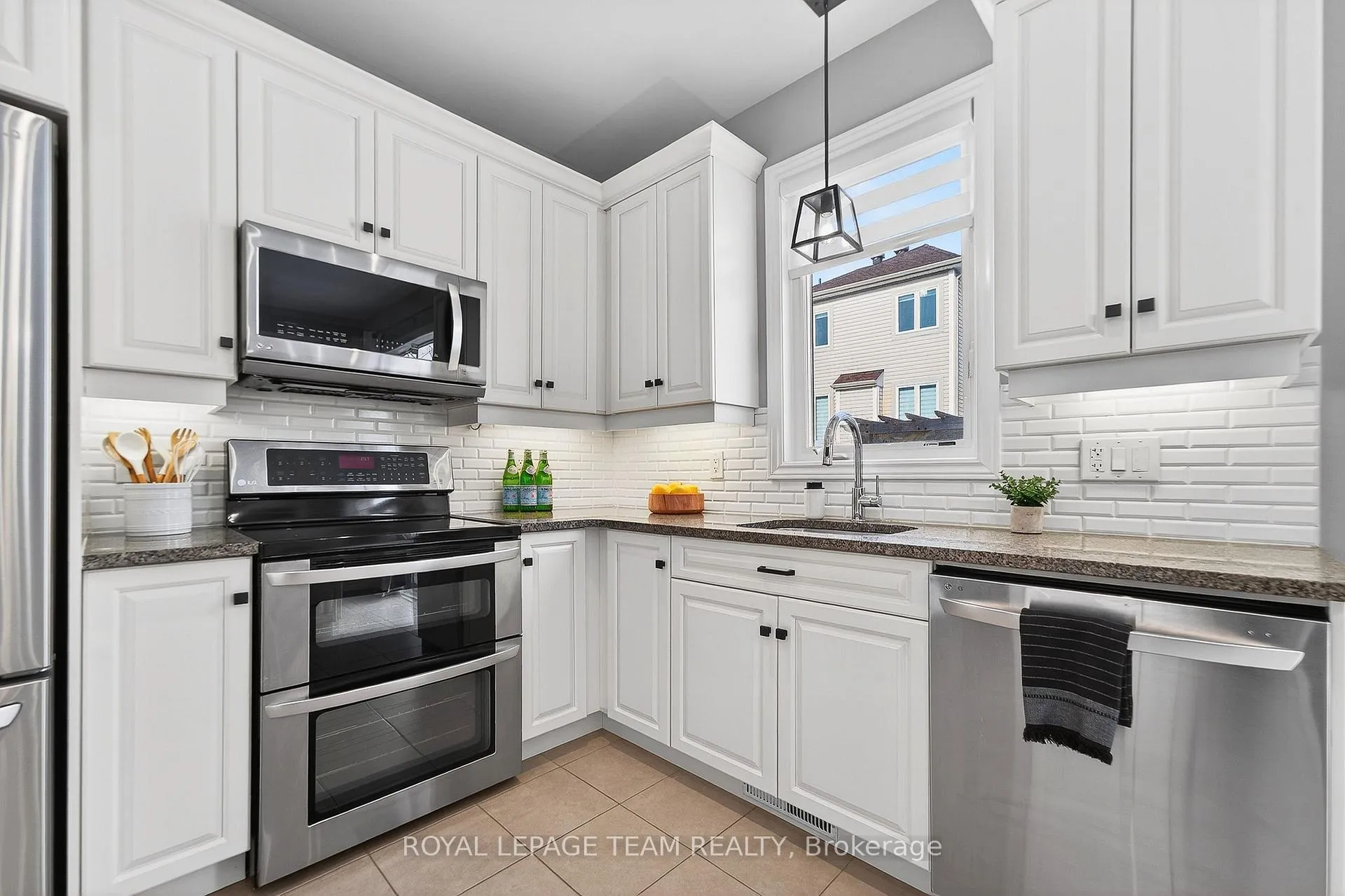 Photo 13 of 179 Asper Trail Circle, Ottawa, Kanata - Emerald Meadows/Trailwest — HOMEH