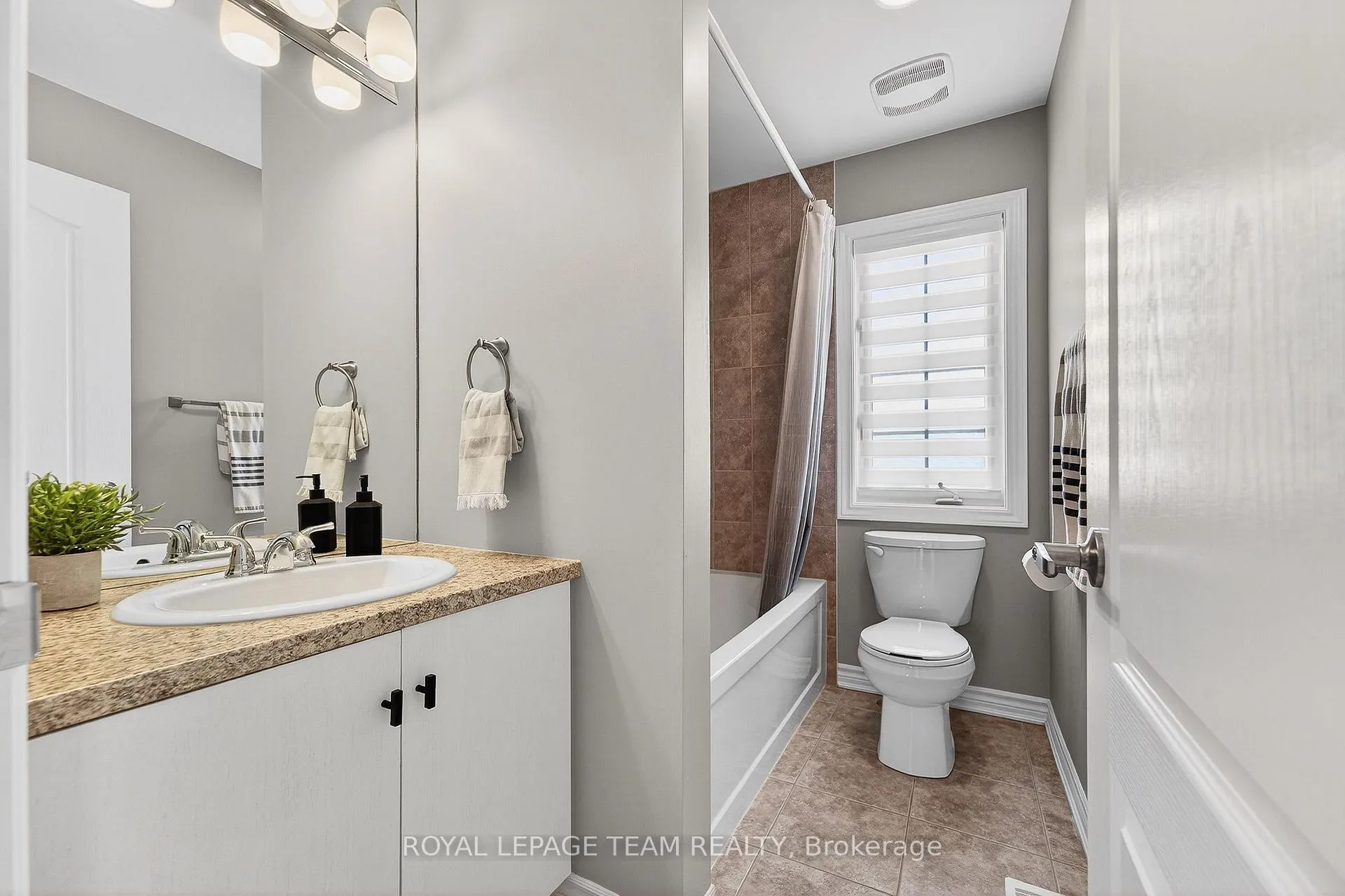 Photo 31 of 179 Asper Trail Circle, Ottawa, Kanata - Emerald Meadows/Trailwest — HOMEH