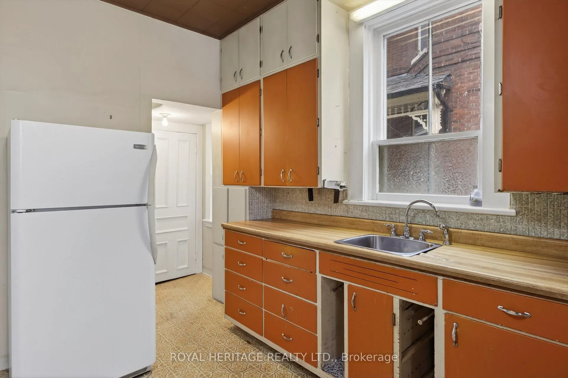 Photo 16 of 780 Water Street, Peterborough, Northcrest Ward 5 — HOMEH