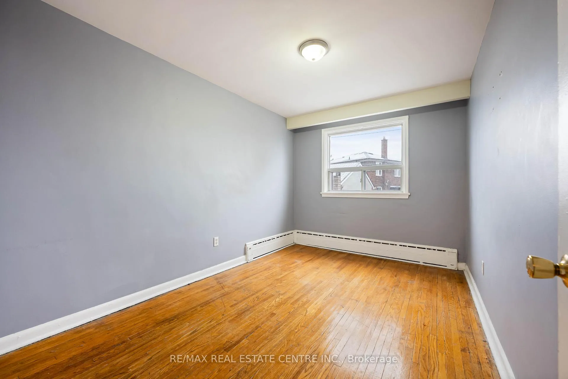 Photo 13 of 10 Lapp Street, Toronto, Rockcliffe-Smythe — HOMEH