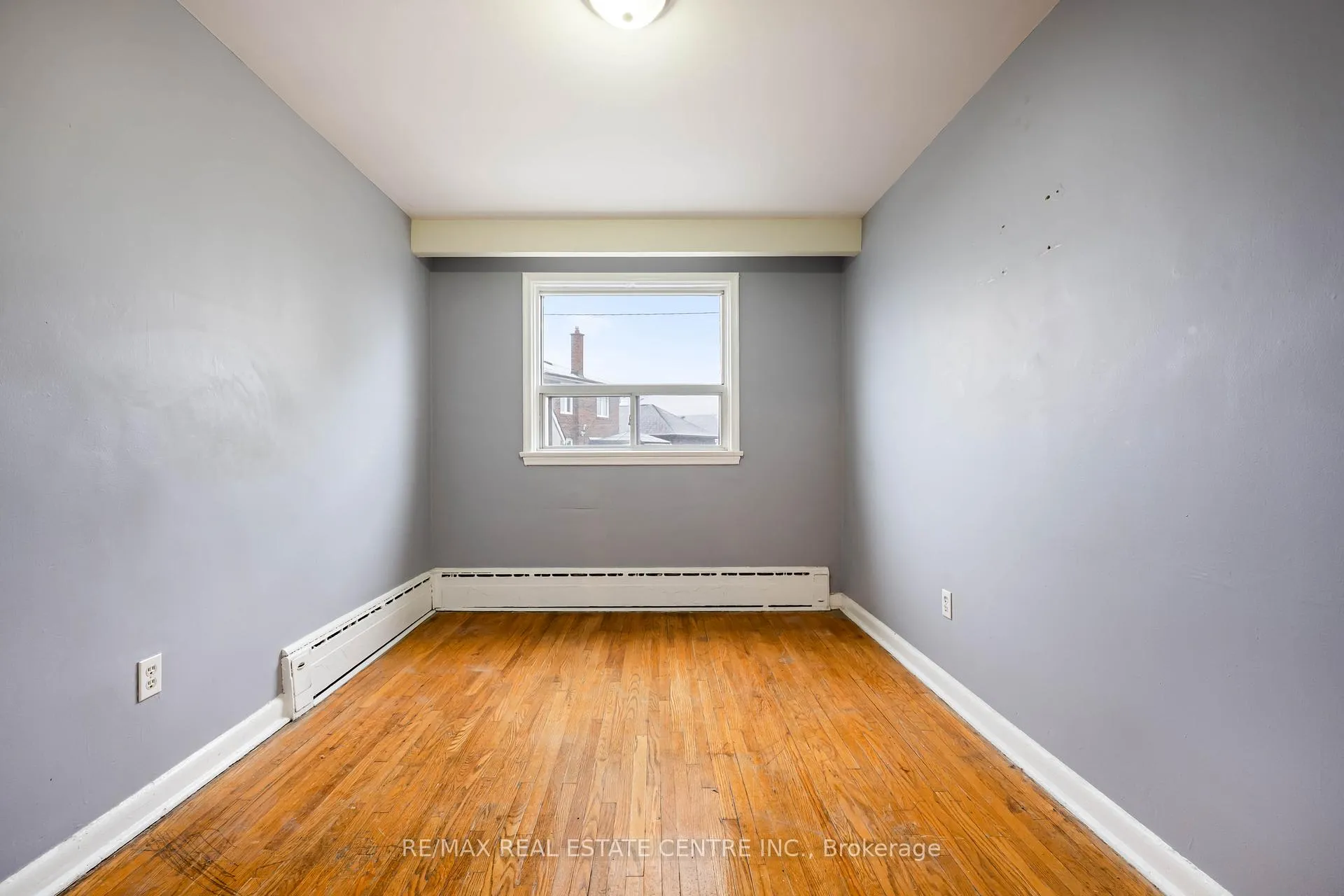 Photo 14 of 10 Lapp Street, Toronto, Rockcliffe-Smythe — HOMEH