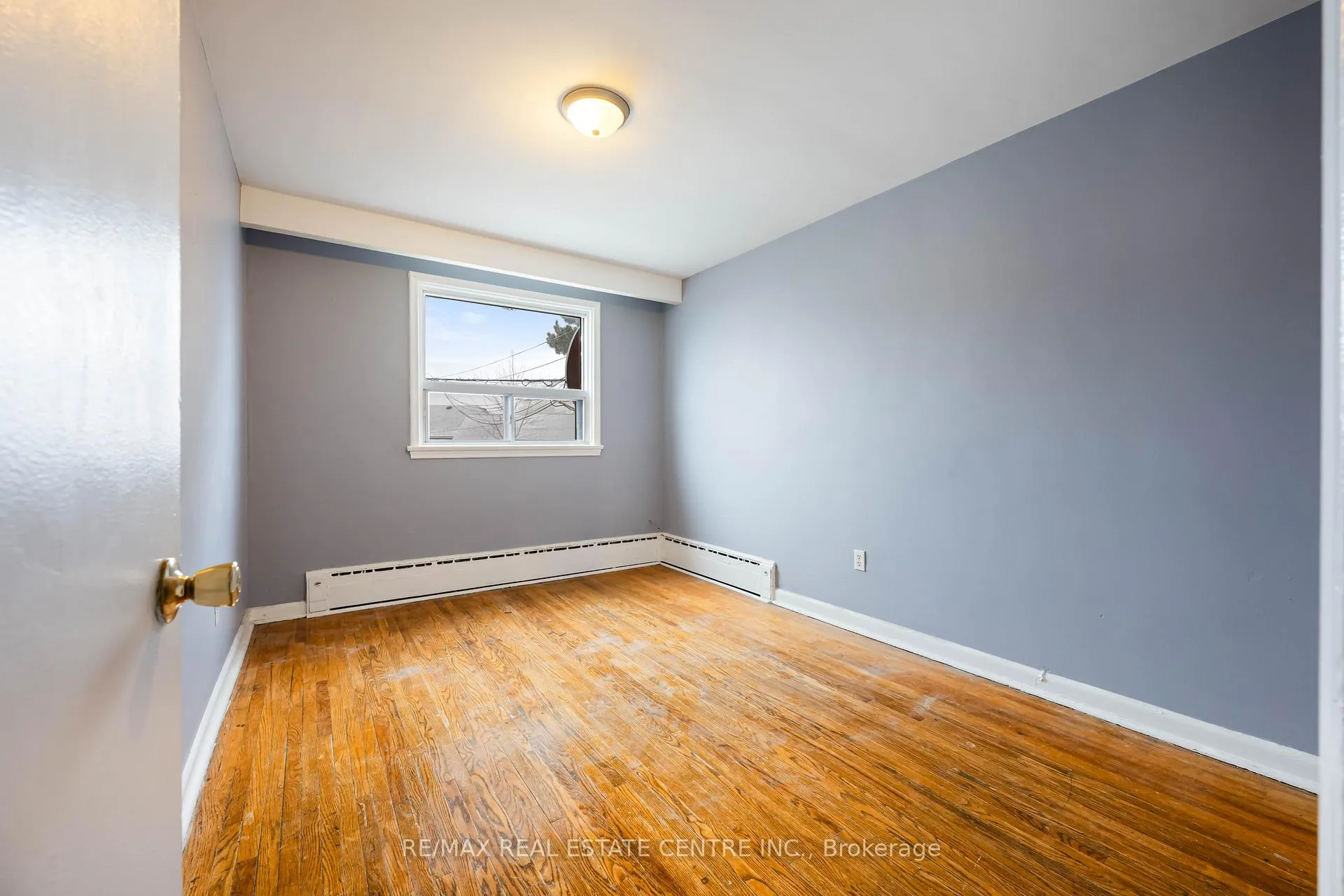 Photo 15 of 10 Lapp Street, Toronto, Rockcliffe-Smythe — HOMEH
