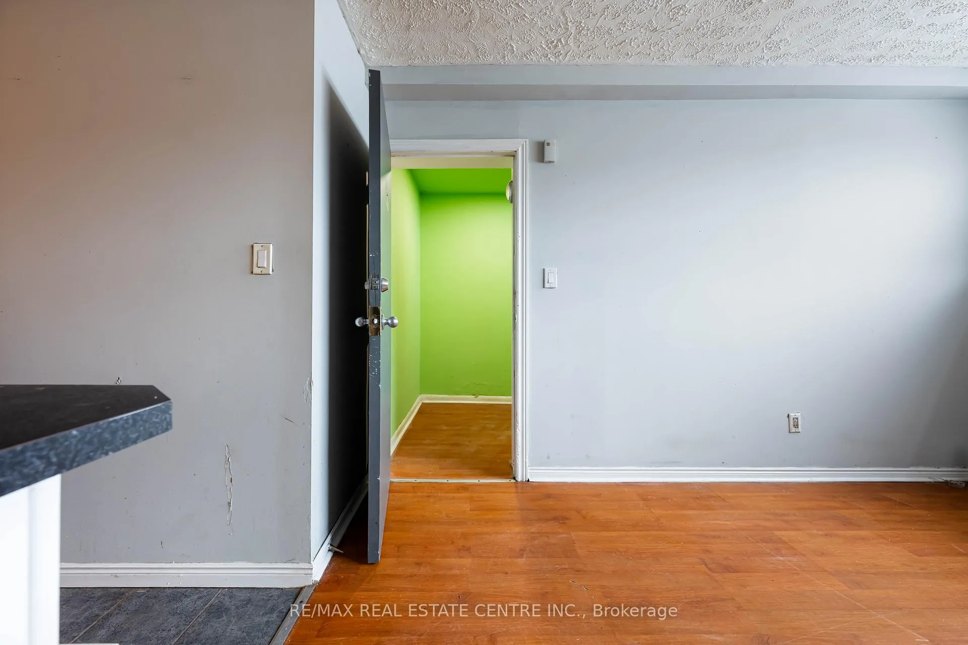 Photo 17 of 10 Lapp Street, Toronto, Rockcliffe-Smythe — HOMEH