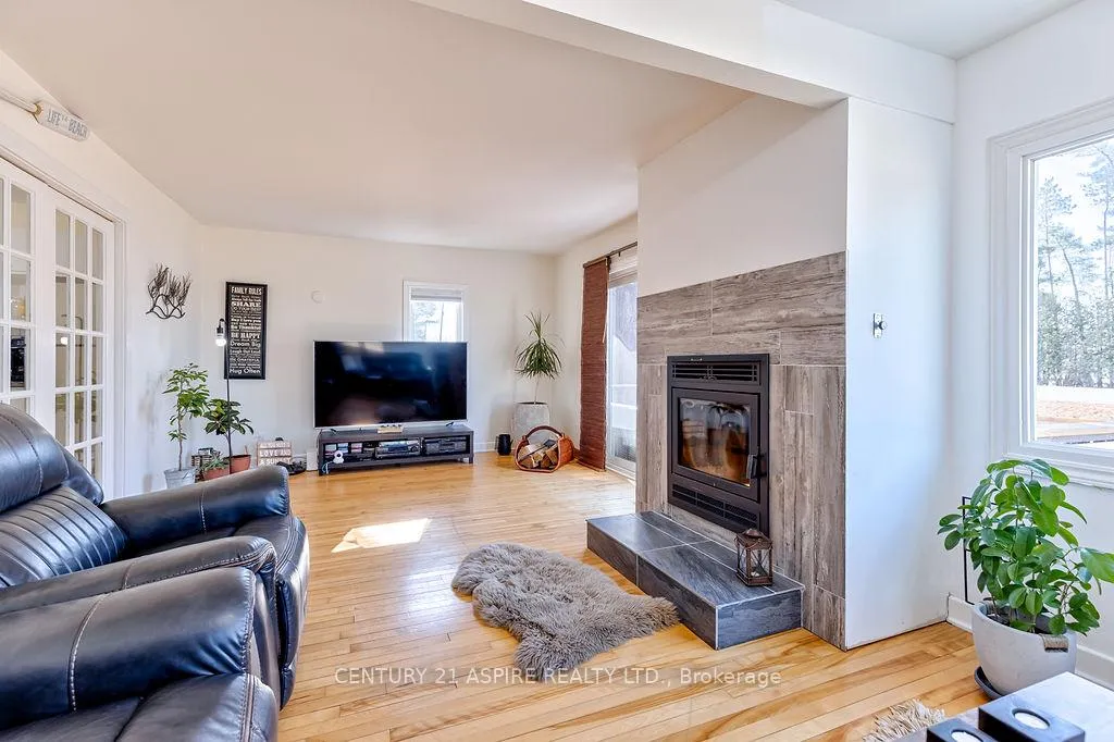 Photo 12 of 13314 60 Highway, North Algona Wilberforce, North Algona/Wilberforce Twp — HOMEH