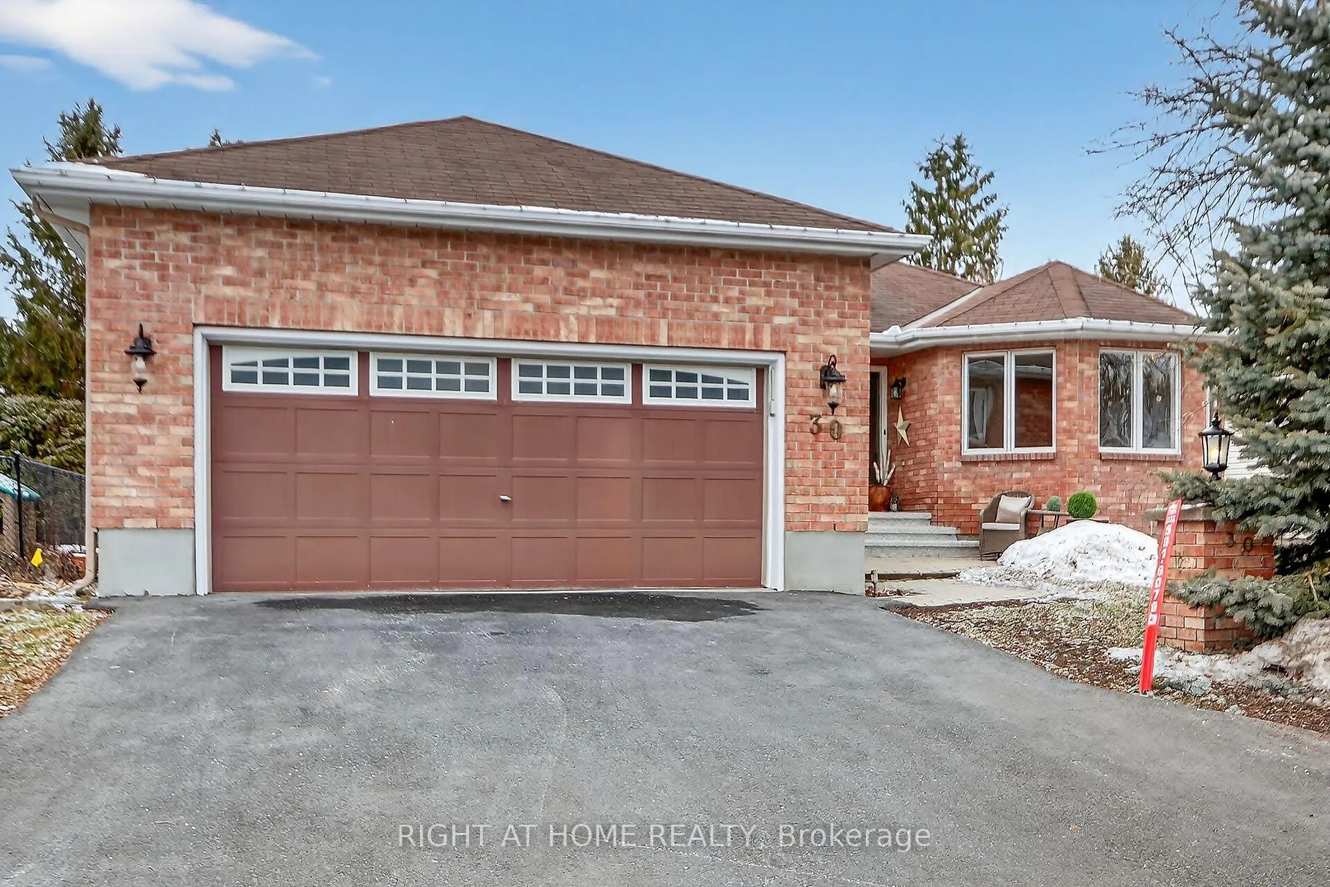 Photo 2 of 30 Randall James Drive, Ottawa, Stittsville (Central) — HOMEH