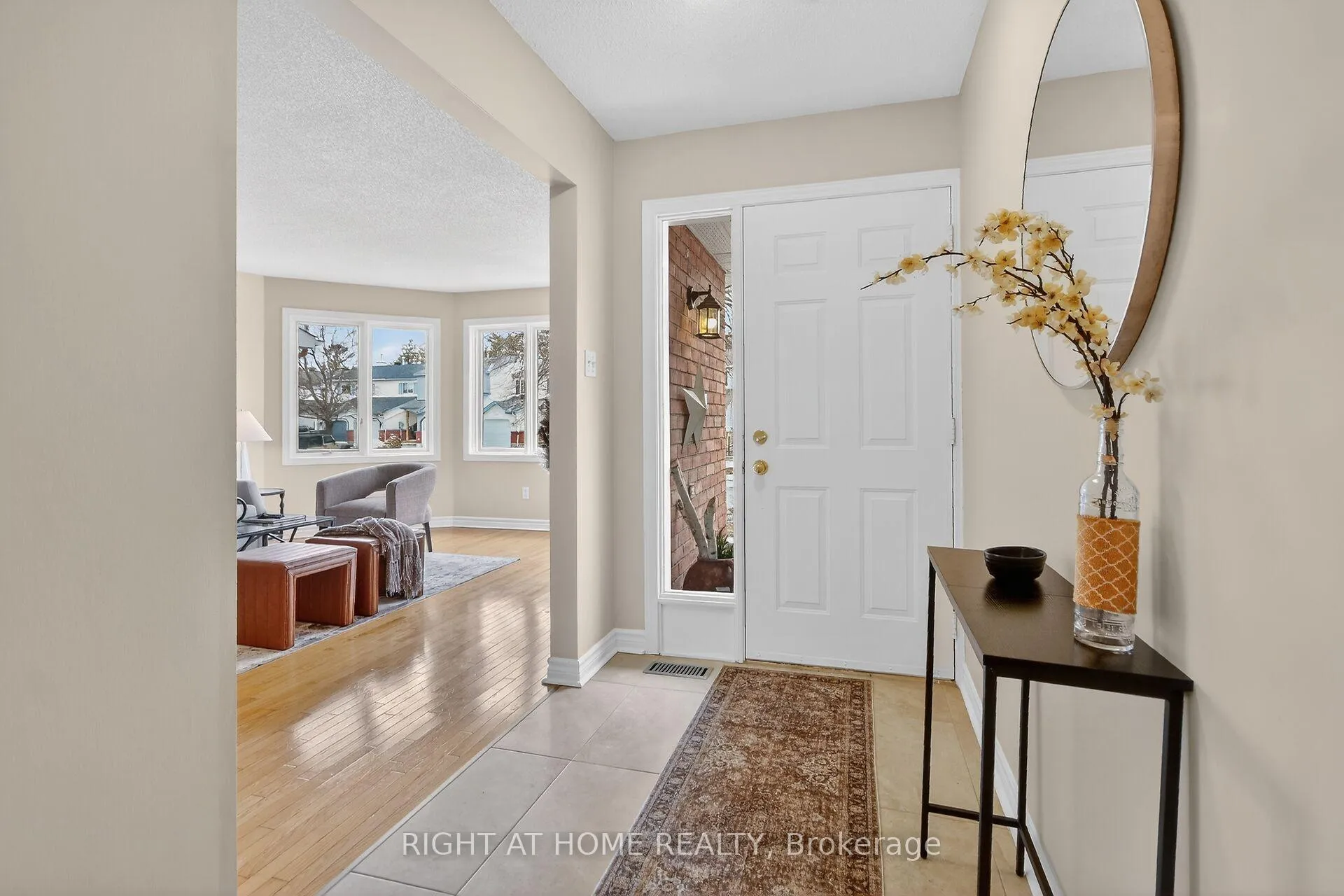 Photo 4 of 30 Randall James Drive, Ottawa, Stittsville (Central) — HOMEH