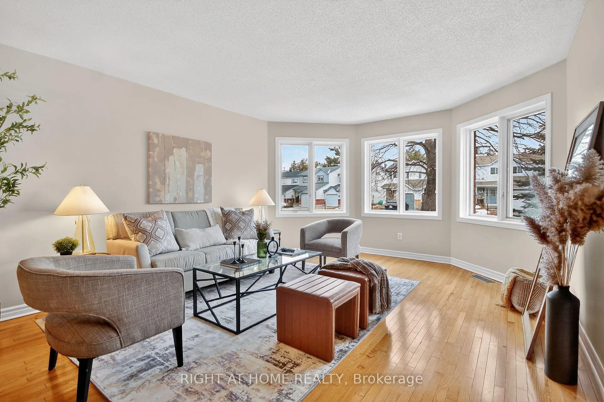 Photo 5 of 30 Randall James Drive, Ottawa, Stittsville (Central) — HOMEH