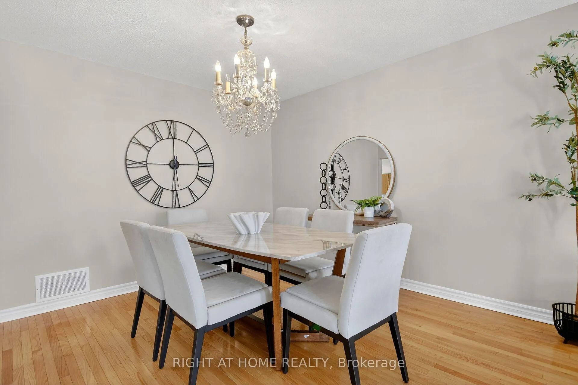 Photo 9 of 30 Randall James Drive, Ottawa, Stittsville (Central) — HOMEH
