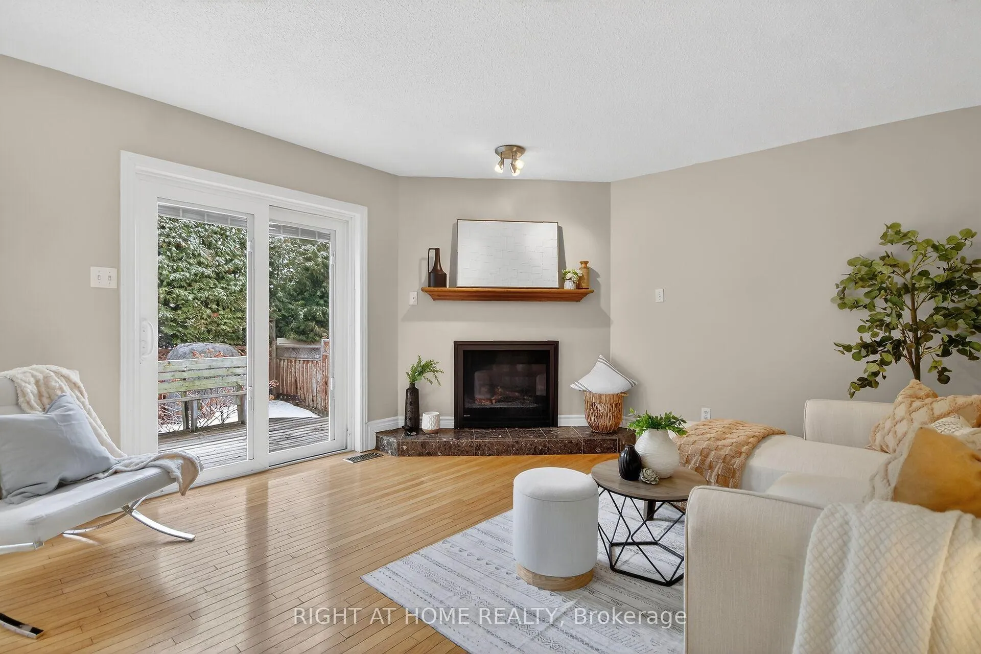Photo 16 of 30 Randall James Drive, Ottawa, Stittsville (Central) — HOMEH
