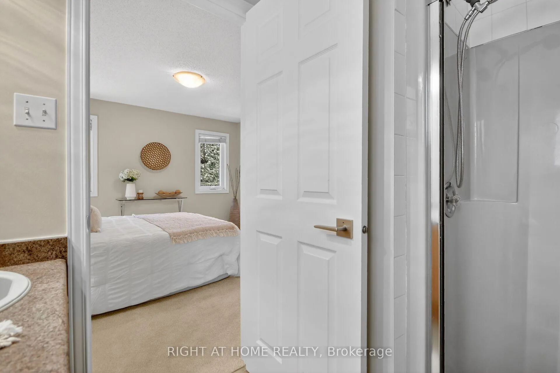 Photo 23 of 30 Randall James Drive, Ottawa, Stittsville (Central) — HOMEH