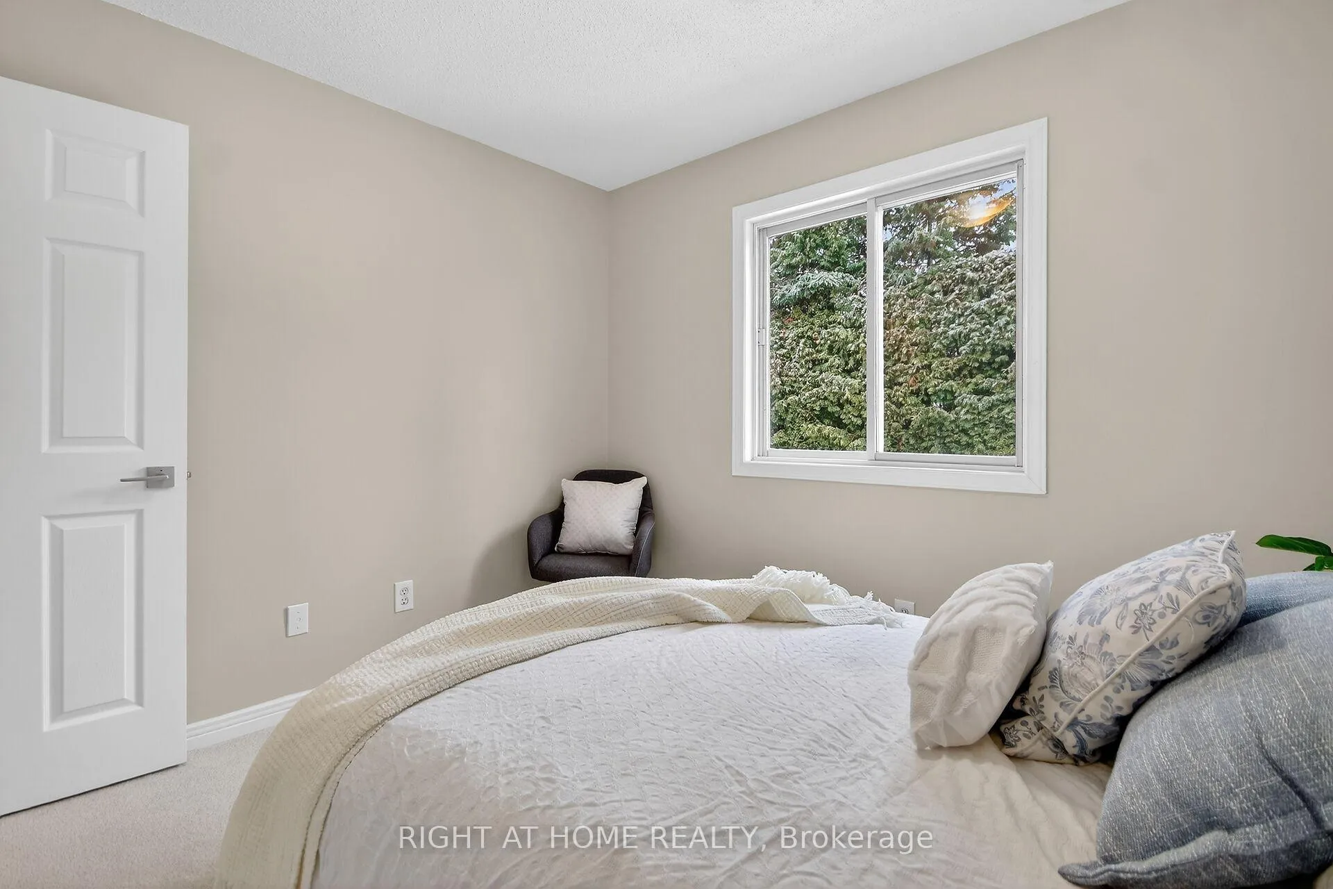 Photo 24 of 30 Randall James Drive, Ottawa, Stittsville (Central) — HOMEH