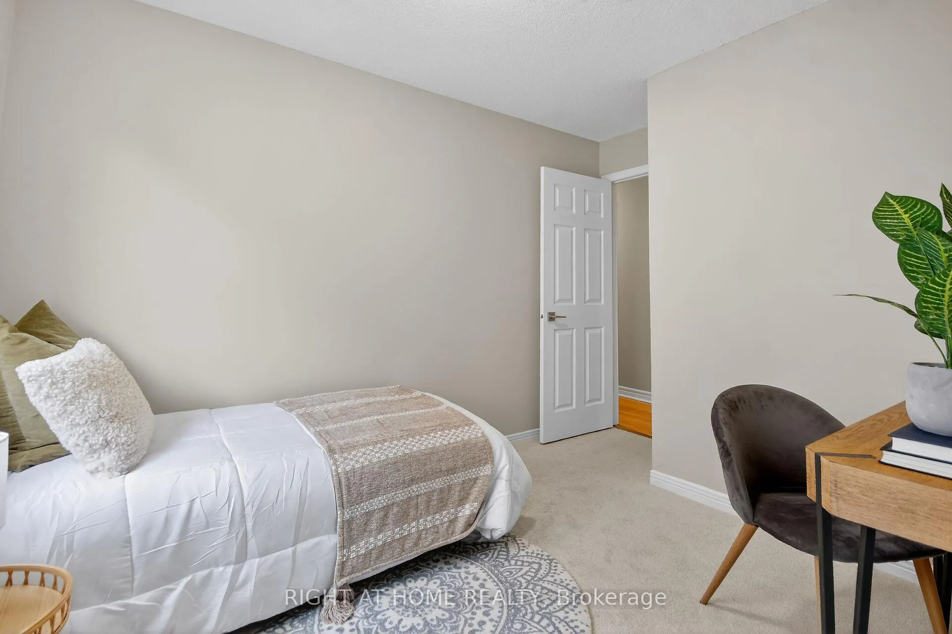 Photo 27 of 30 Randall James Drive, Ottawa, Stittsville (Central) — HOMEH