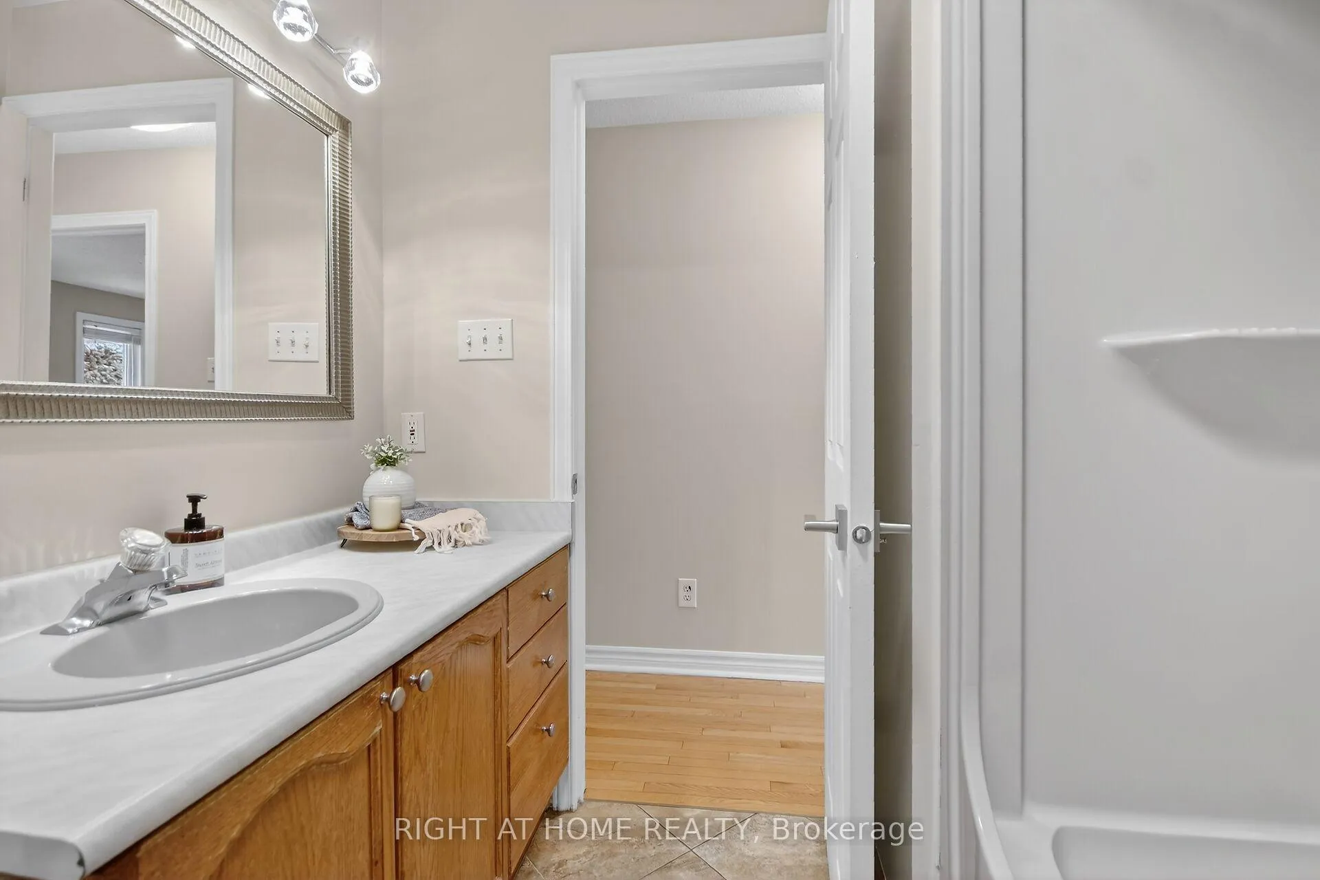 Photo 28 of 30 Randall James Drive, Ottawa, Stittsville (Central) — HOMEH