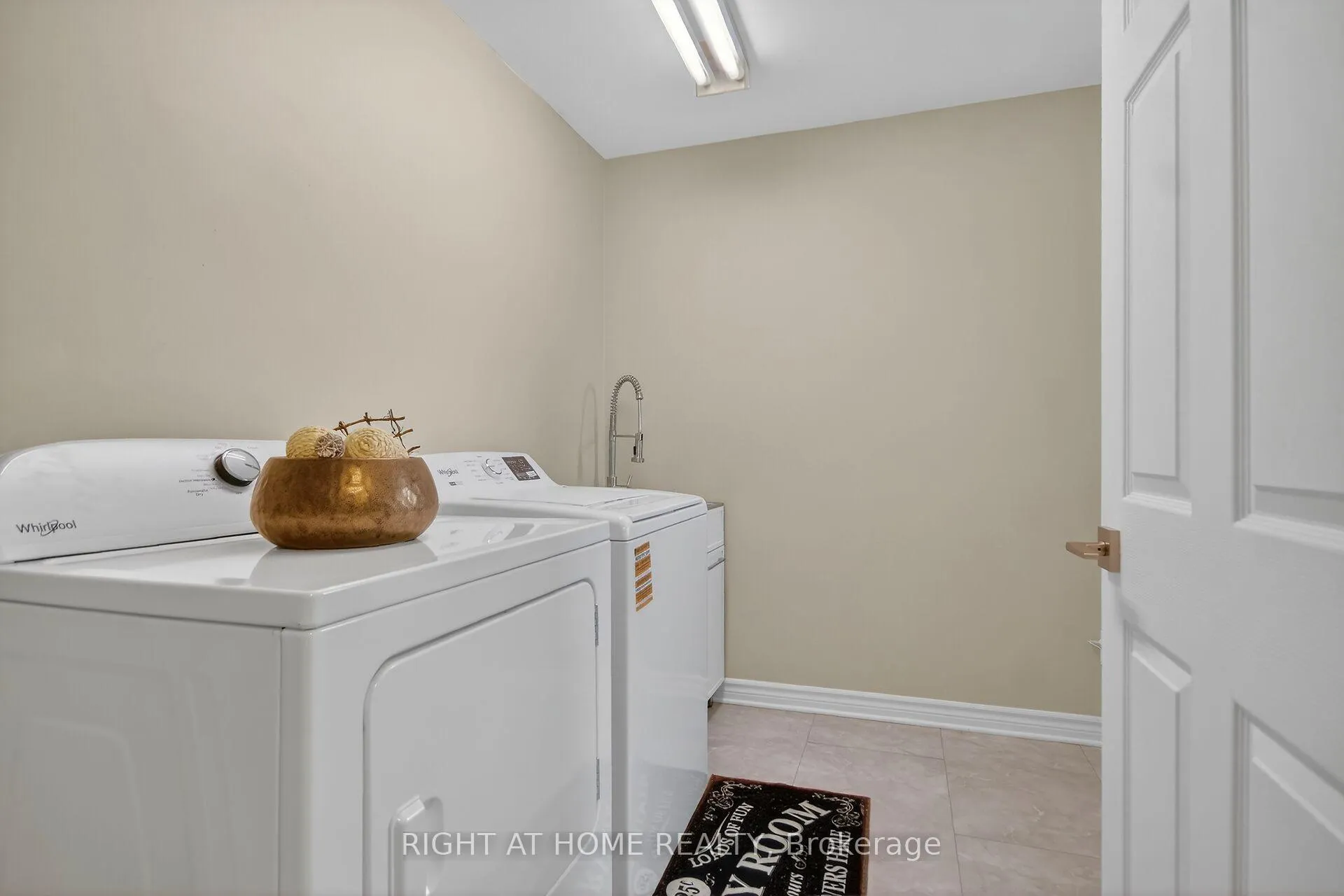 Photo 29 of 30 Randall James Drive, Ottawa, Stittsville (Central) — HOMEH