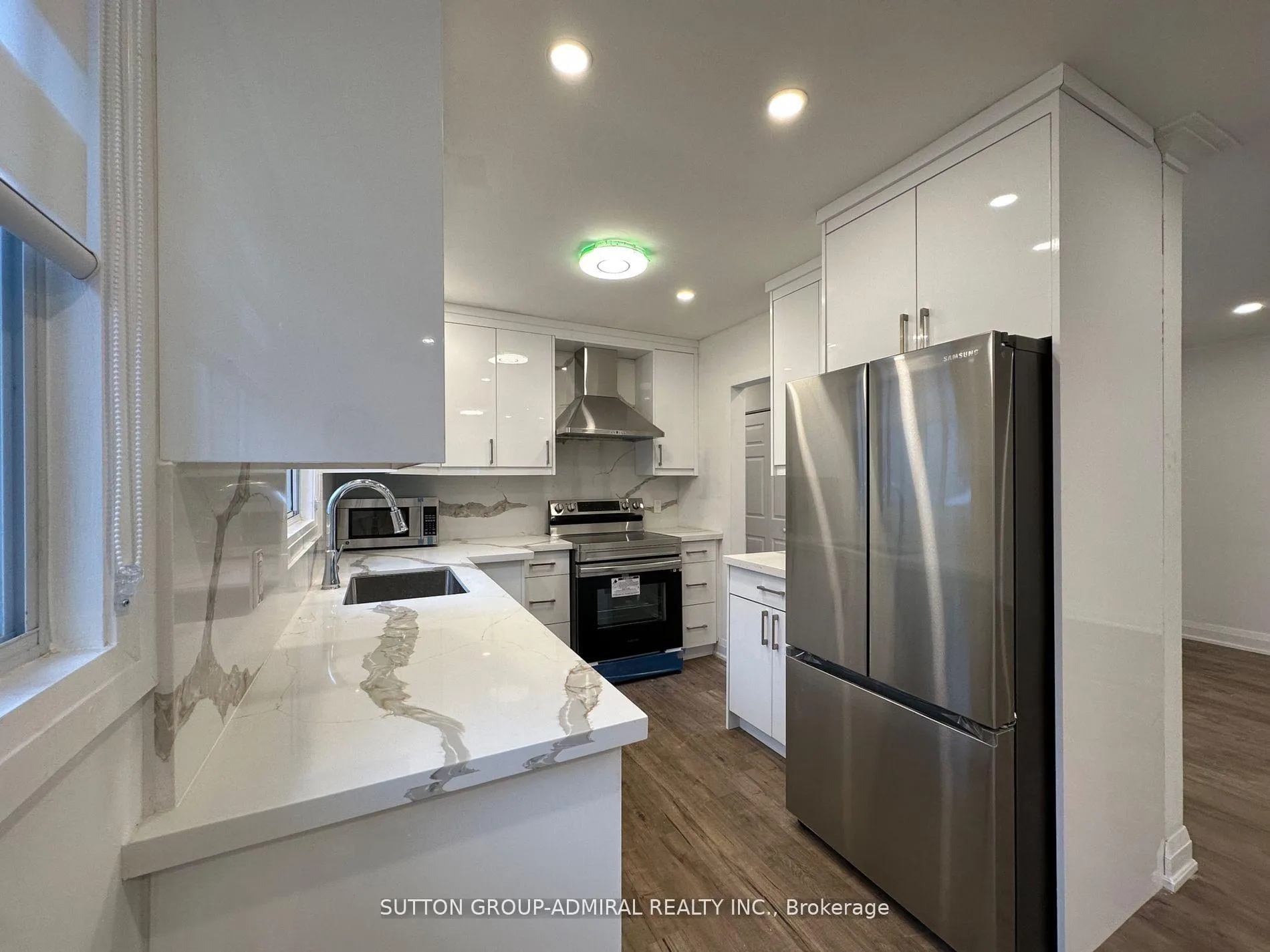 Photo 5 of Unit Main Floor, 7 Resolution Crescent, North York, Hillcrest Village — HOMEH