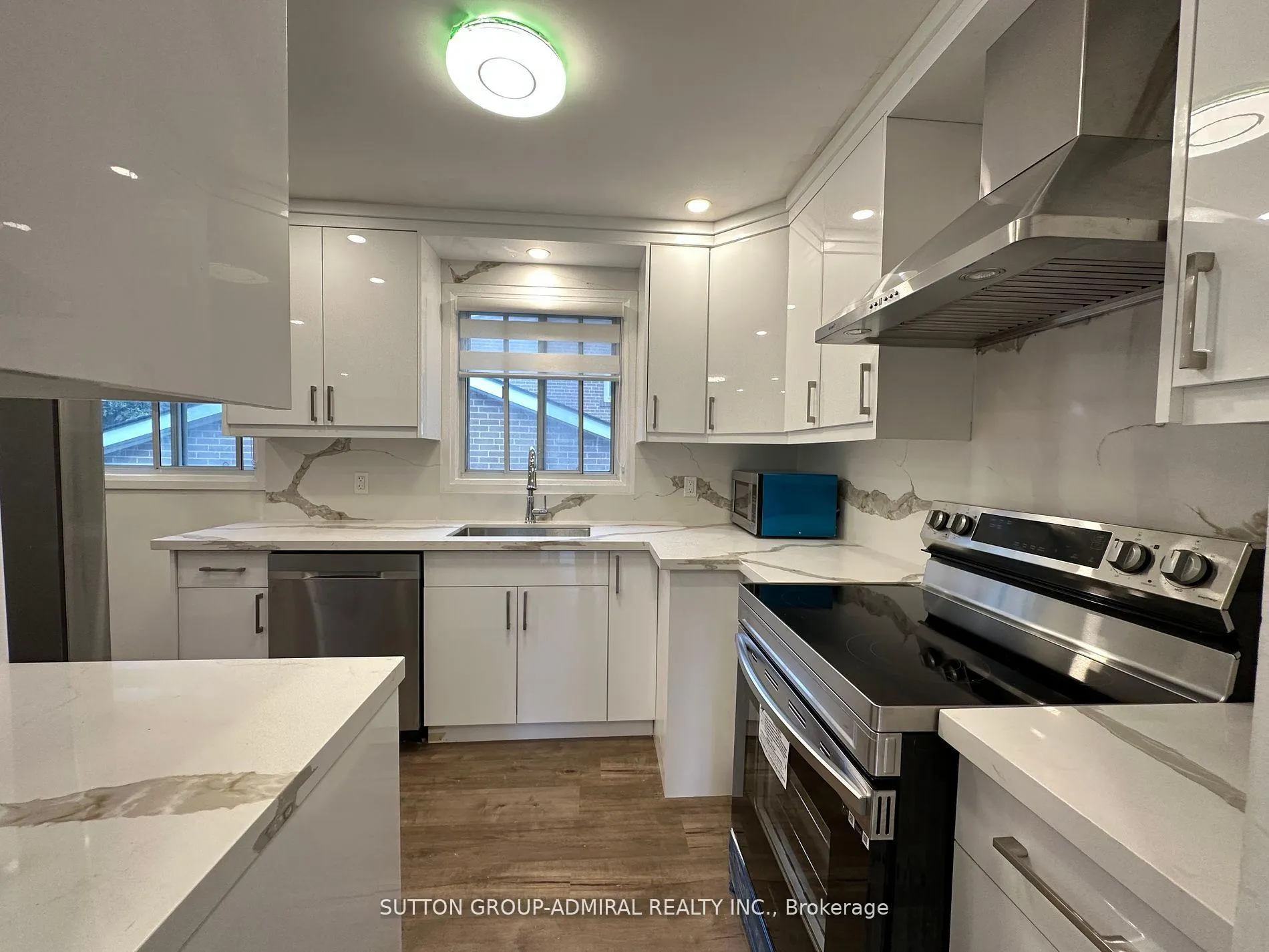 Photo 6 of Unit Main Floor, 7 Resolution Crescent, North York, Hillcrest Village — HOMEH