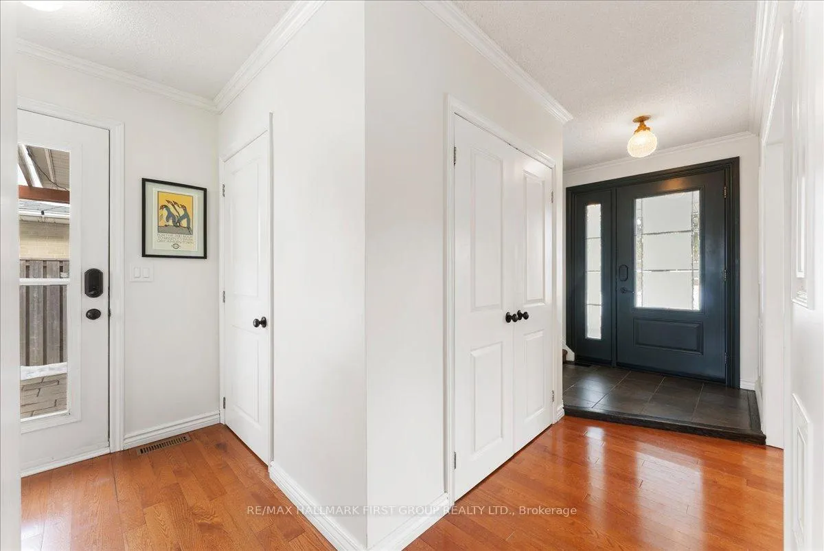 Photo 5 of 820 Sanok Drive, Pickering, West Shore — HOMEH