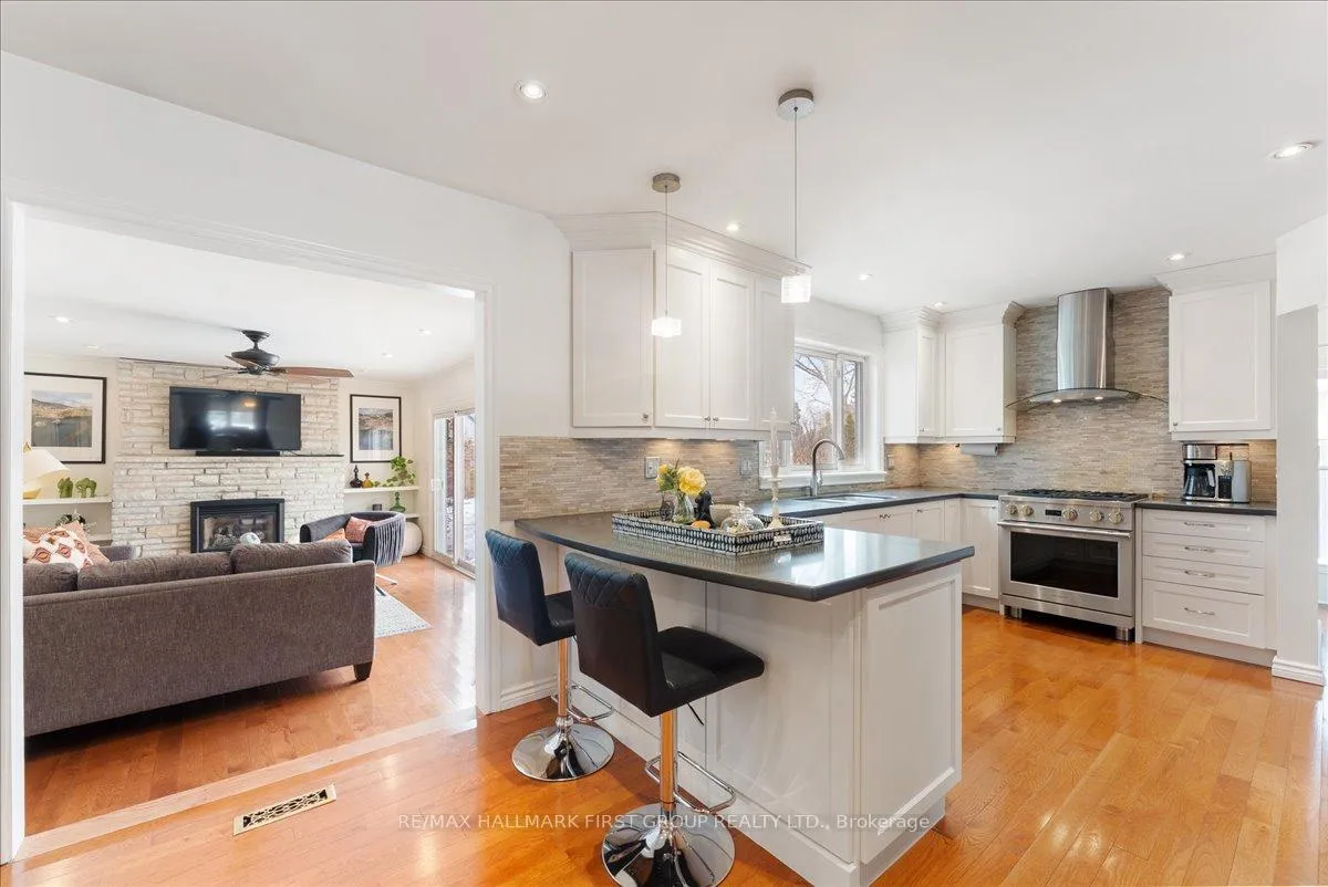 Photo 9 of 820 Sanok Drive, Pickering, West Shore — HOMEH