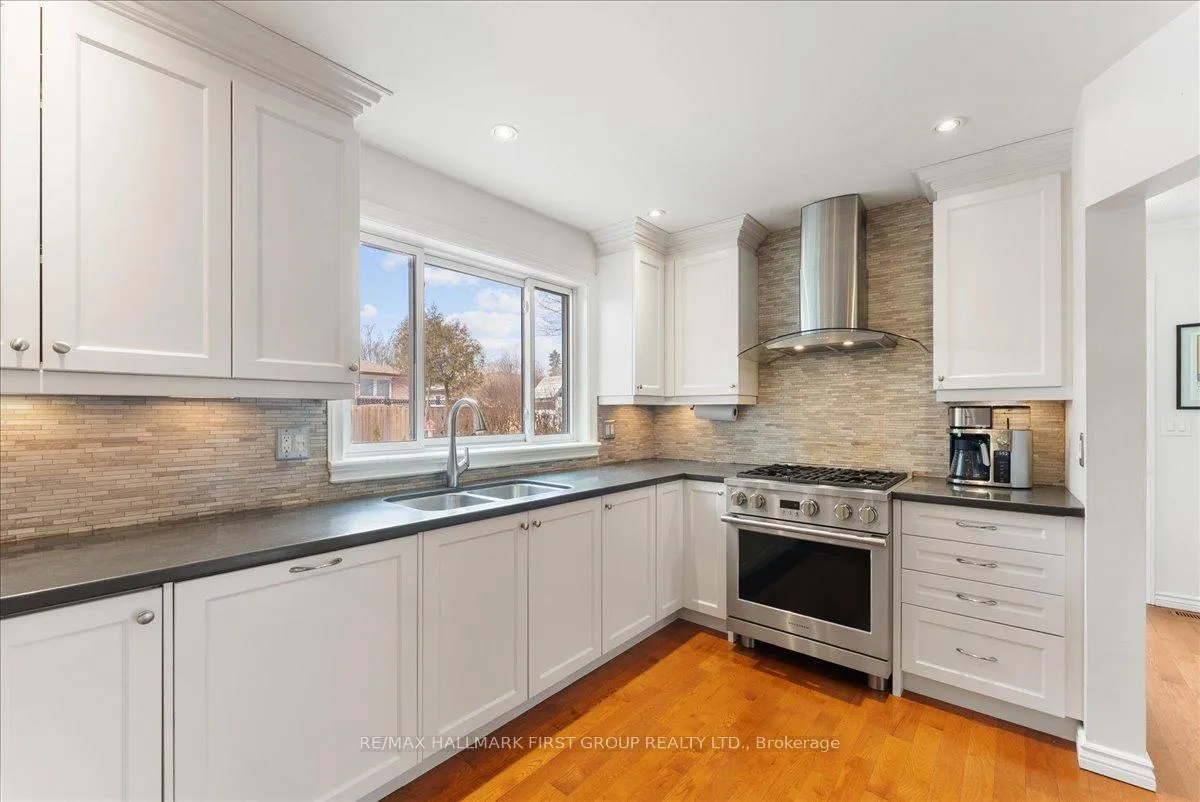 Photo 11 of 820 Sanok Drive, Pickering, West Shore — HOMEH