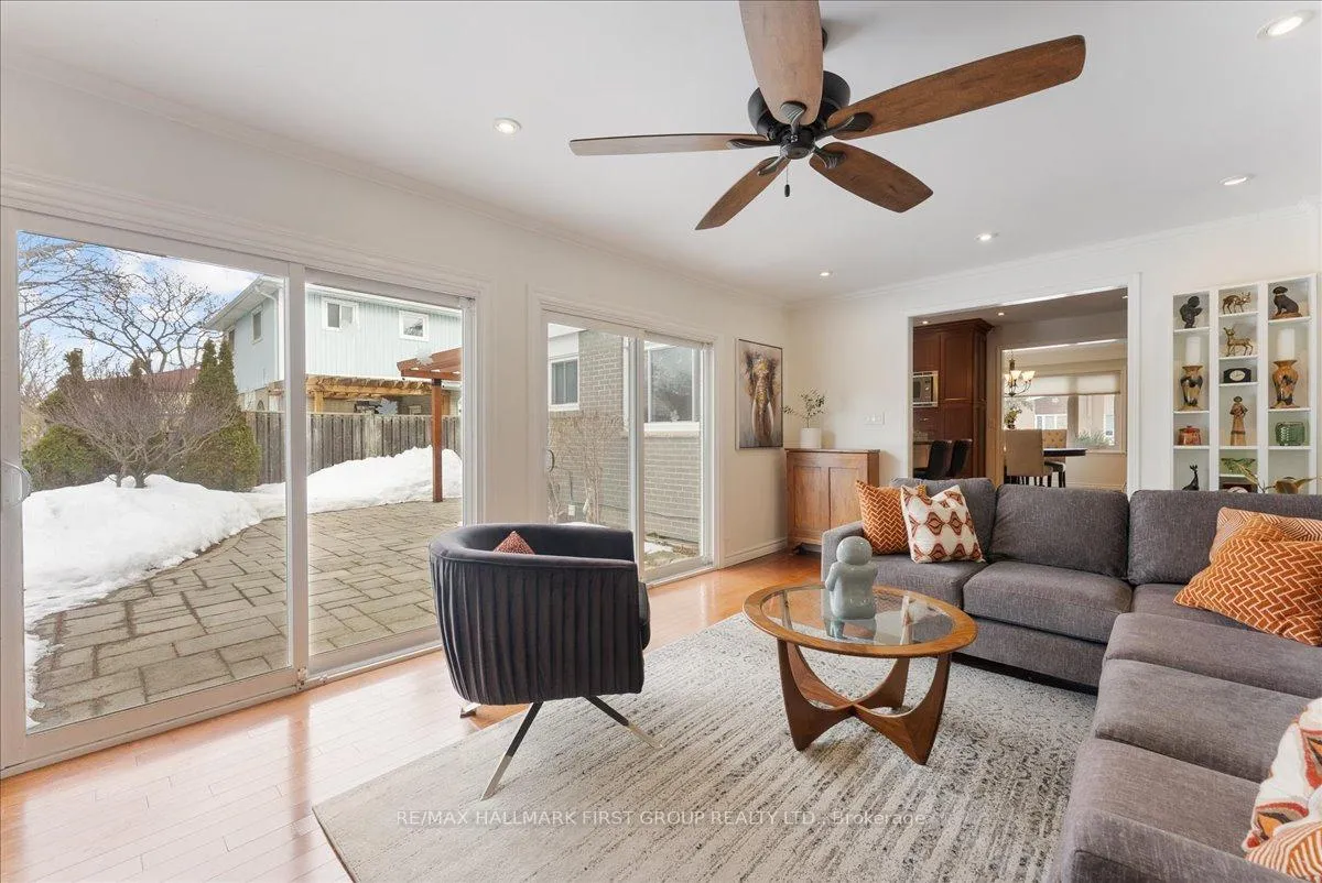 Photo 17 of 820 Sanok Drive, Pickering, West Shore — HOMEH