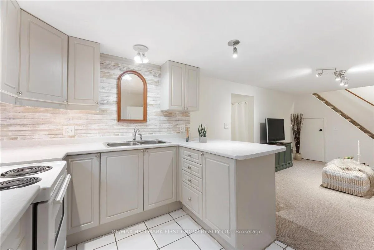 Photo 29 of 820 Sanok Drive, Pickering, West Shore — HOMEH